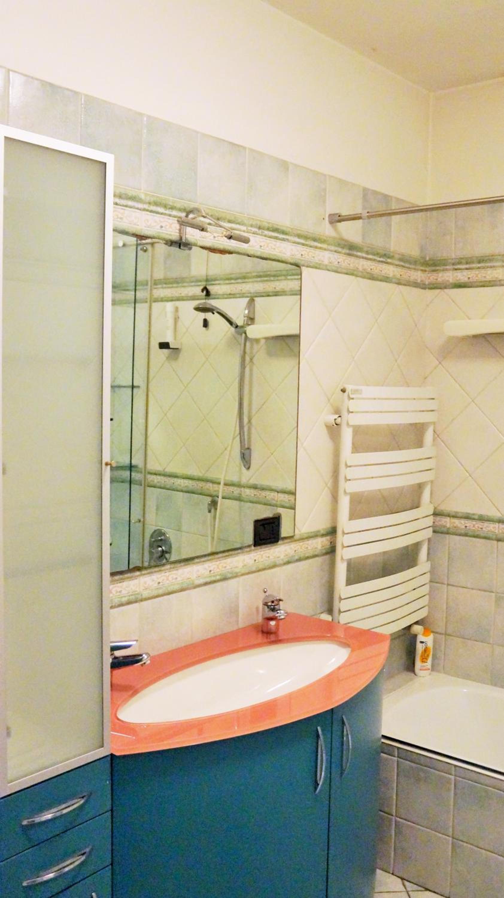 One-Bedroom Apartment (4 Adults) - Photo 3