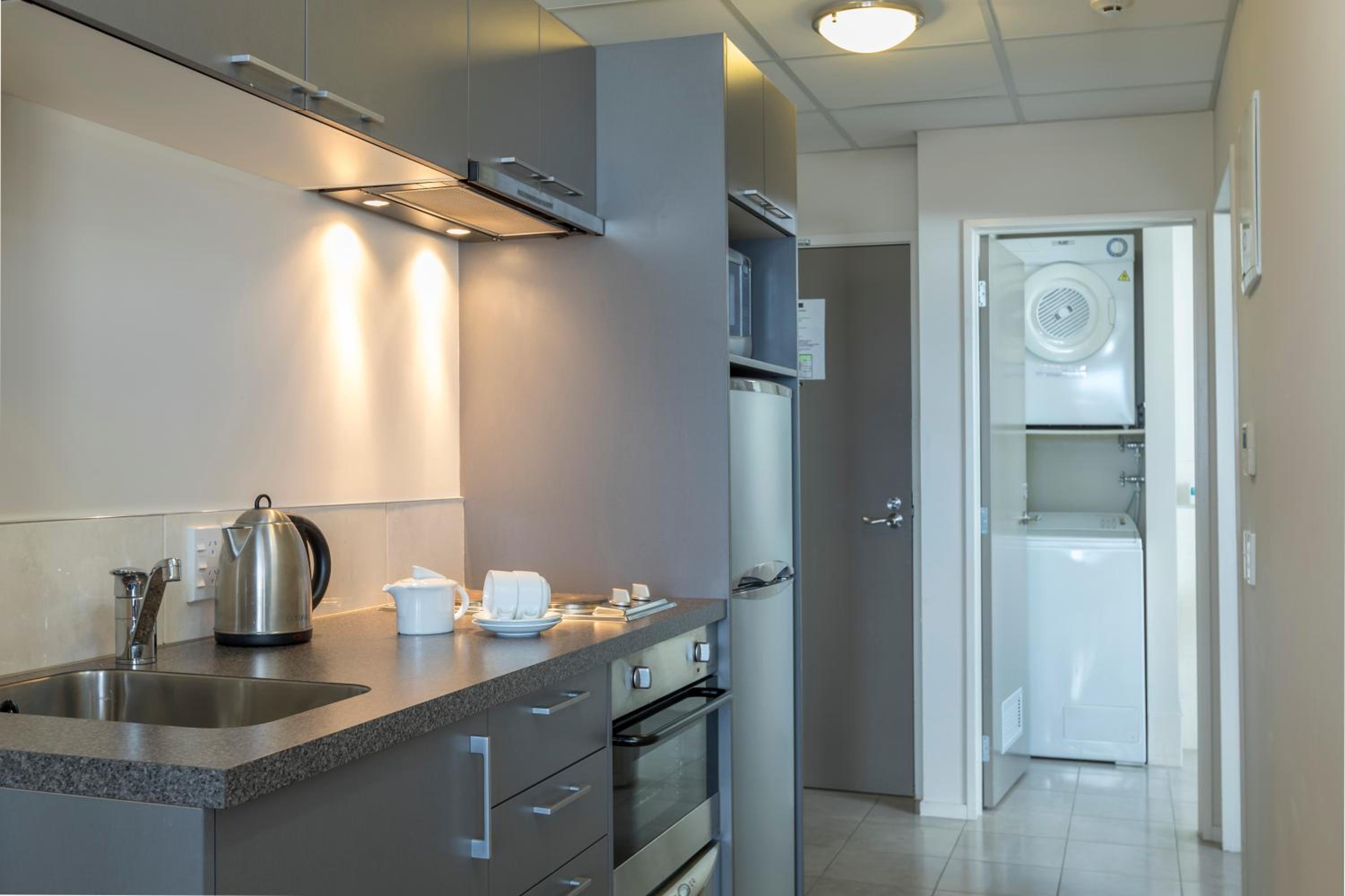 Apartment - Night Owl photo 3