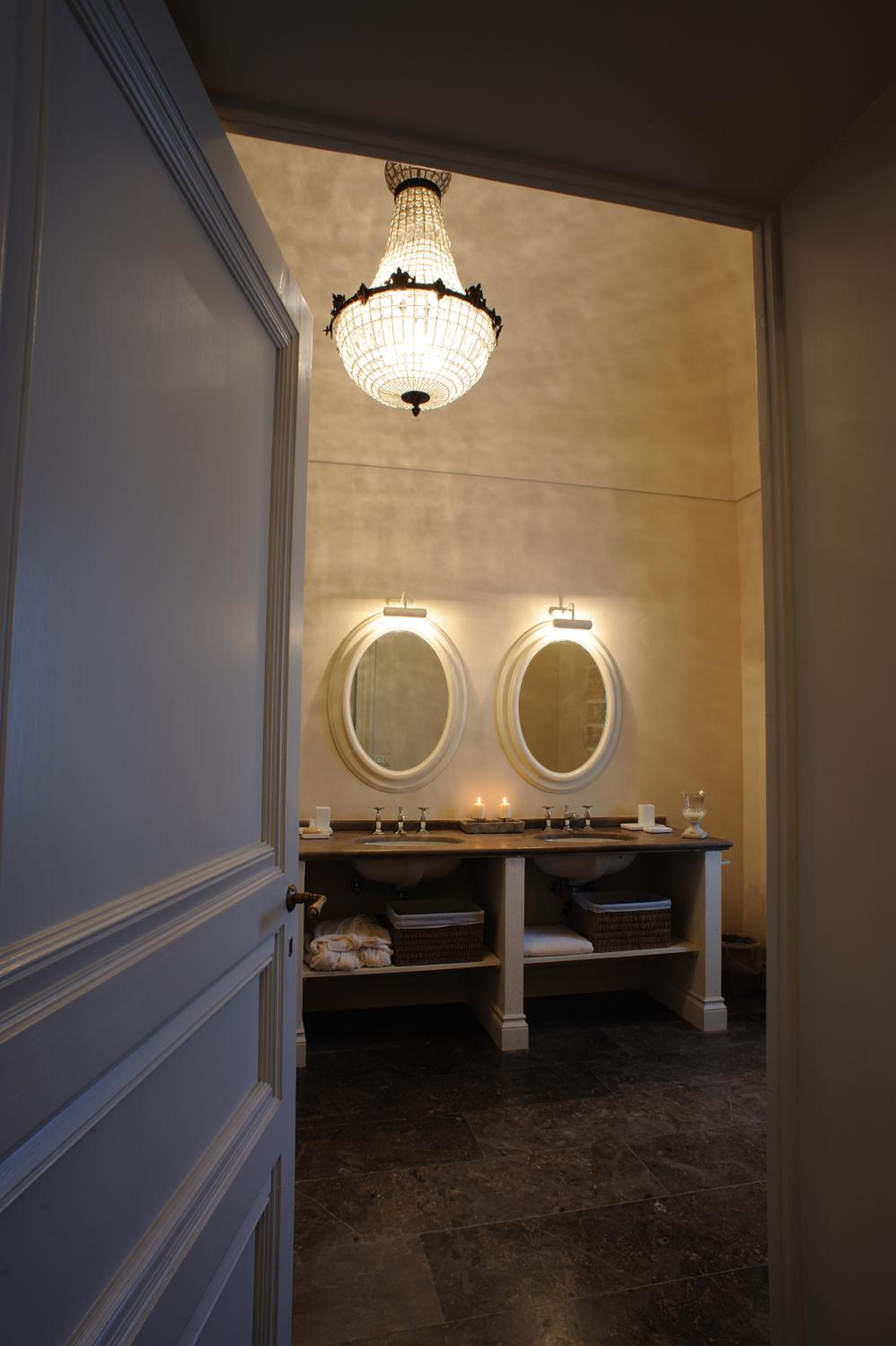 Deluxe Room - Photo 6