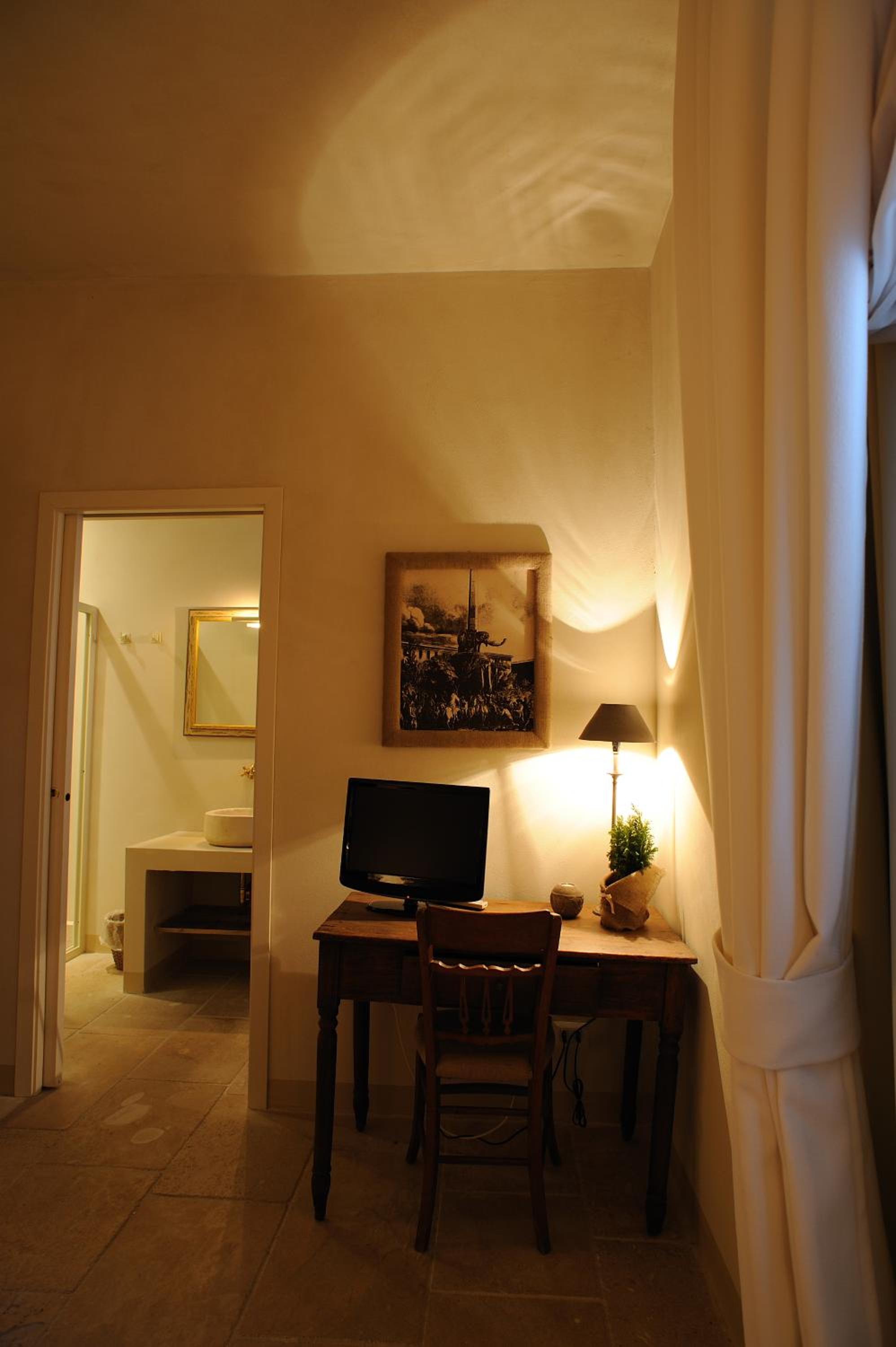 Double or Twin Room photo 3