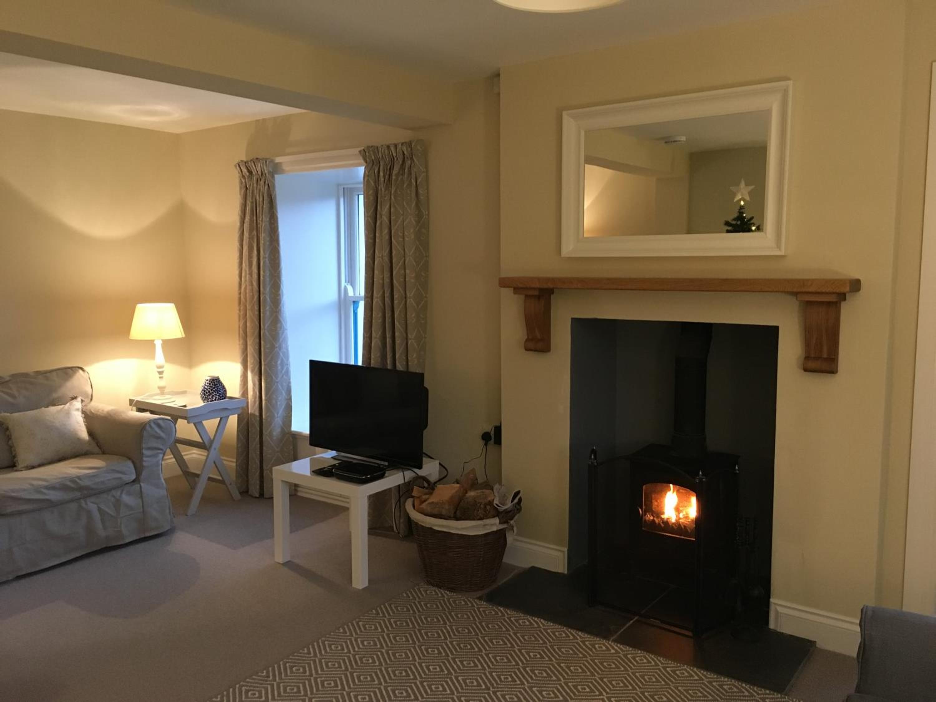 Three-Bedroom House photo 2