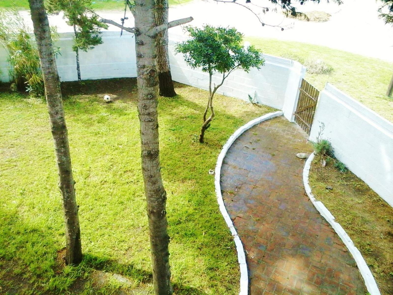 Two-Bedroom House photo 2