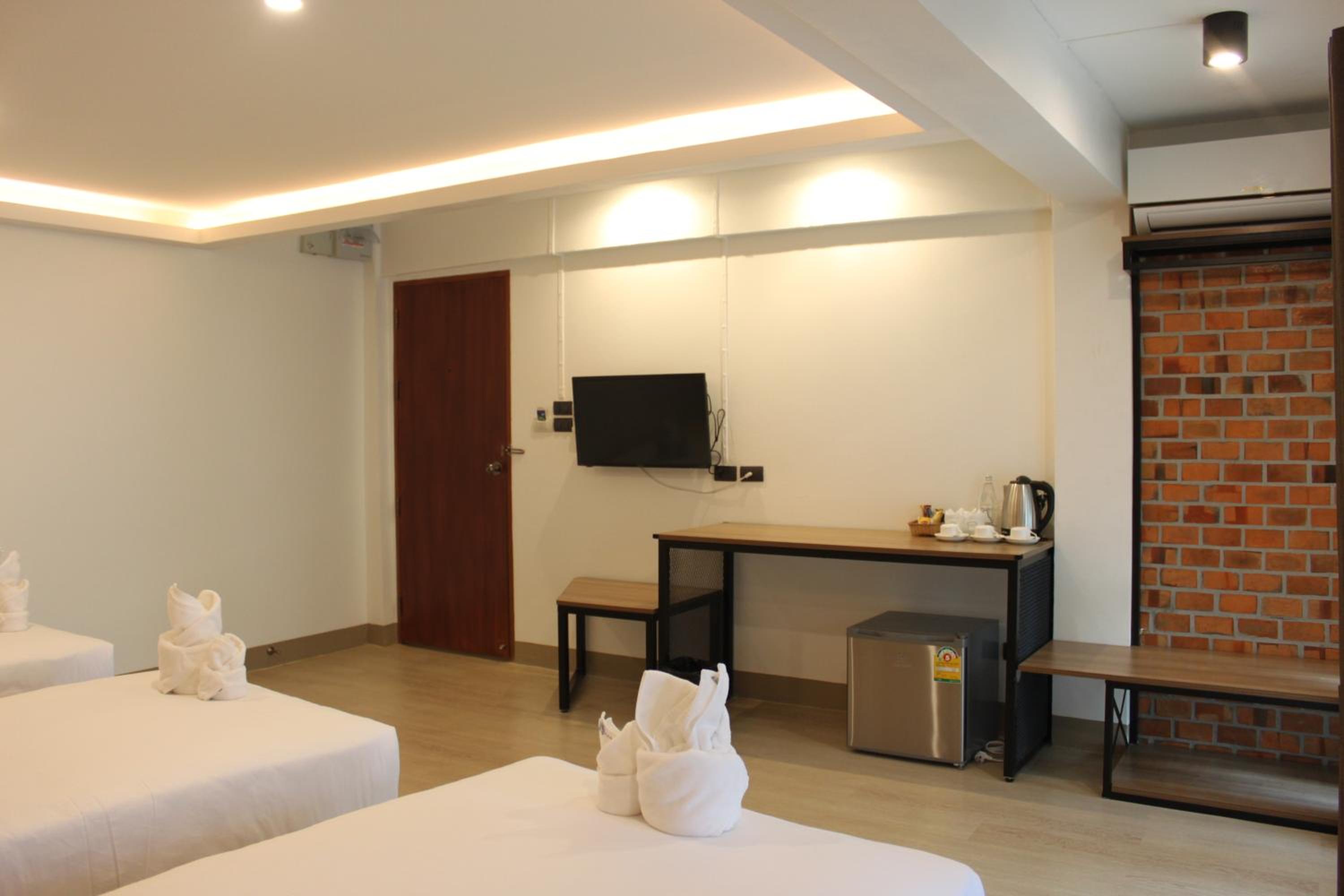 Superior Triple Room photo 3