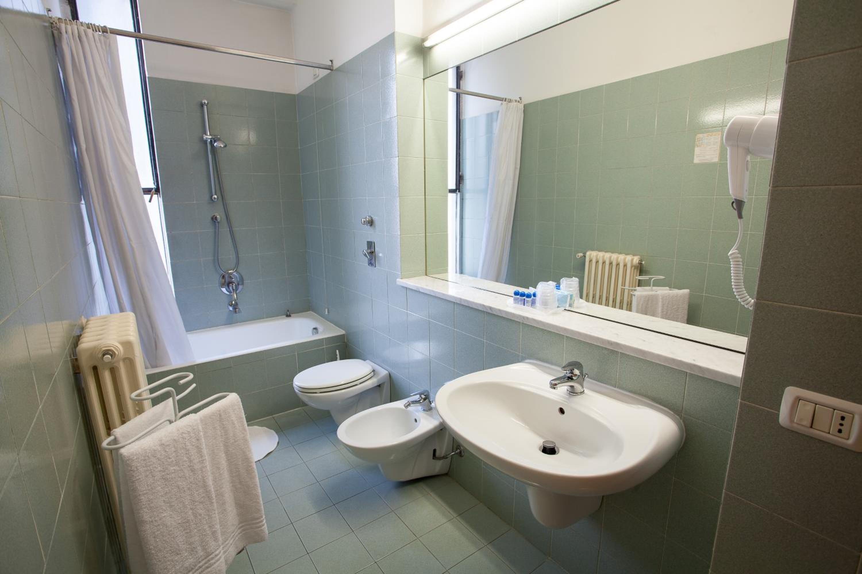 Triple Room - Photo 6