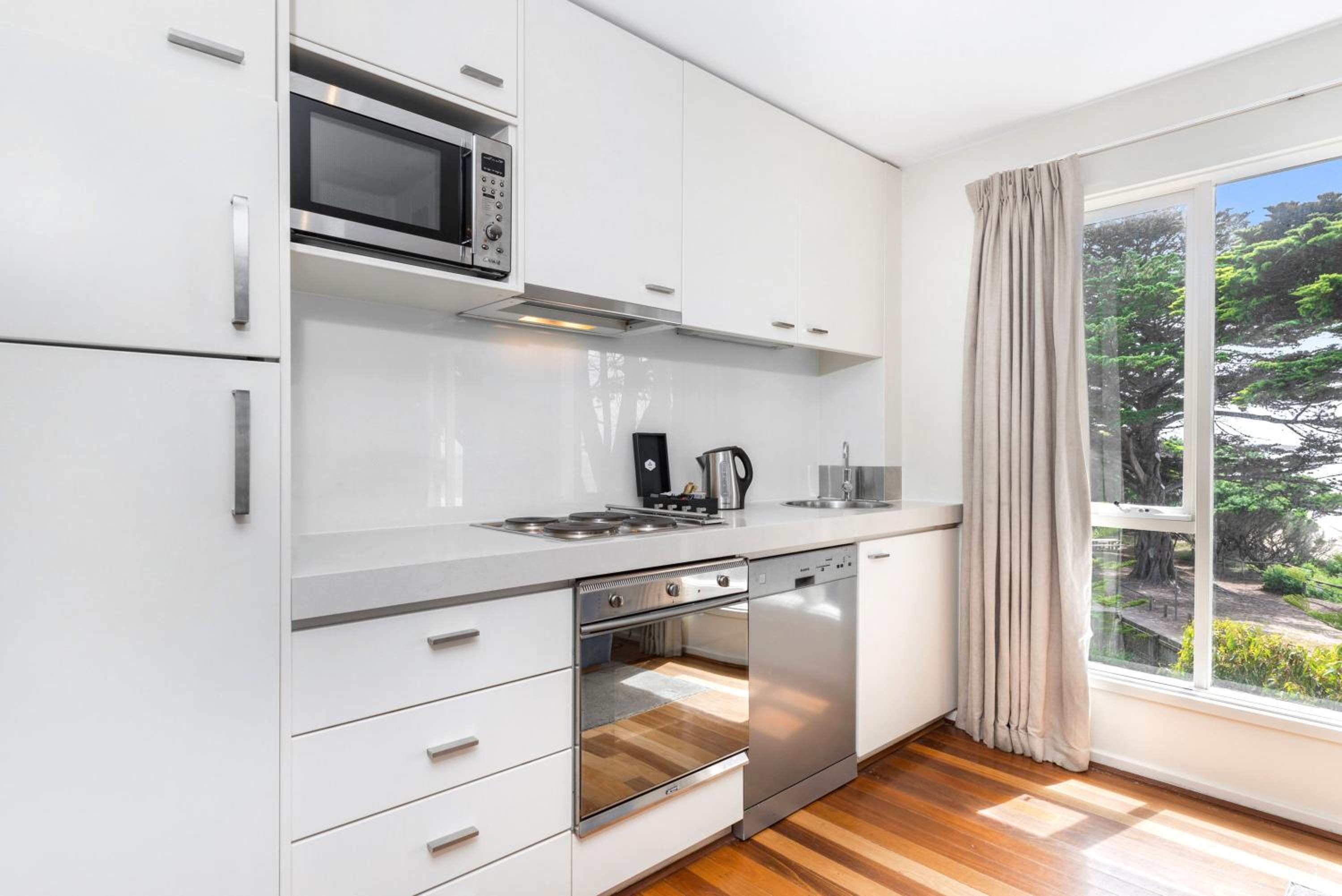 One-Bedroom Apartment With Ocean View - Photo 5