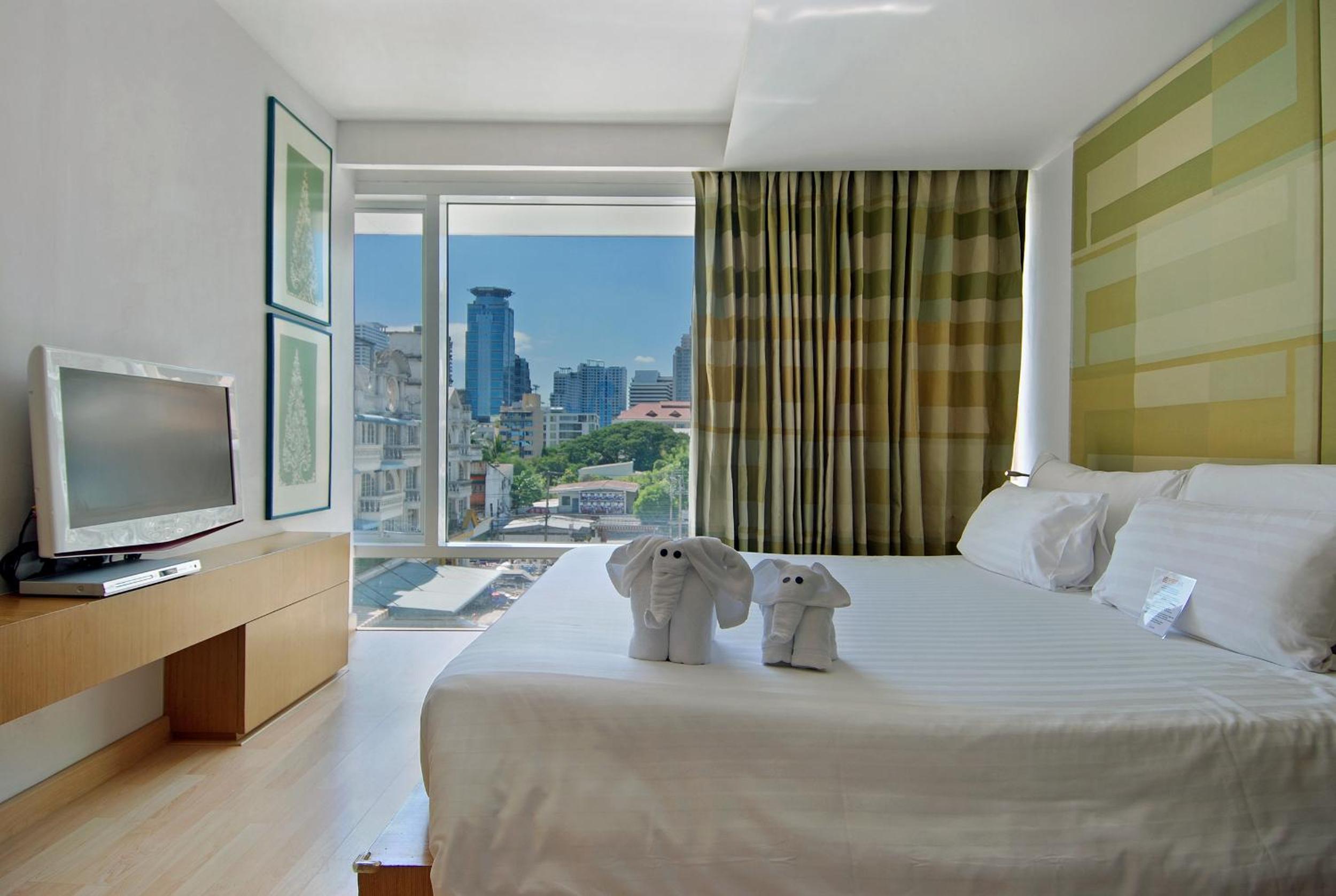 Deluxe Double with Big Window photo 1