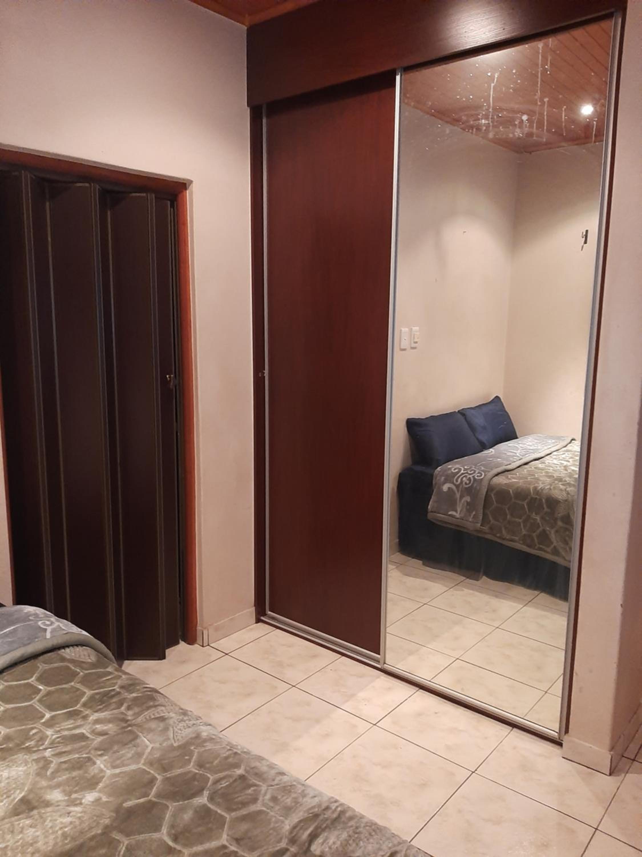 Double Room with Private Bathroom photo 1