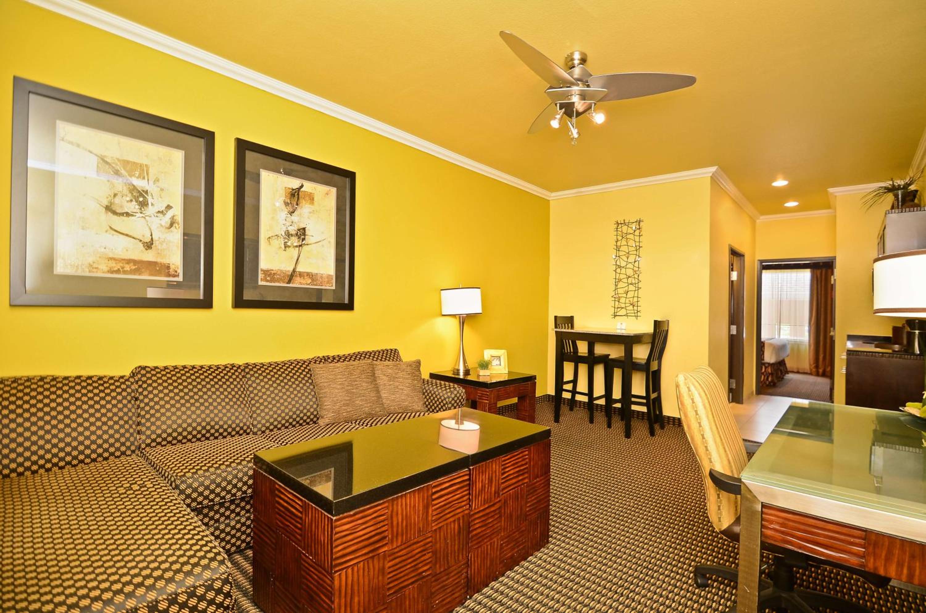 Two-Room King Suite with Sofa Bed and Walk-In Shower - Disability Access/Non-Smoking