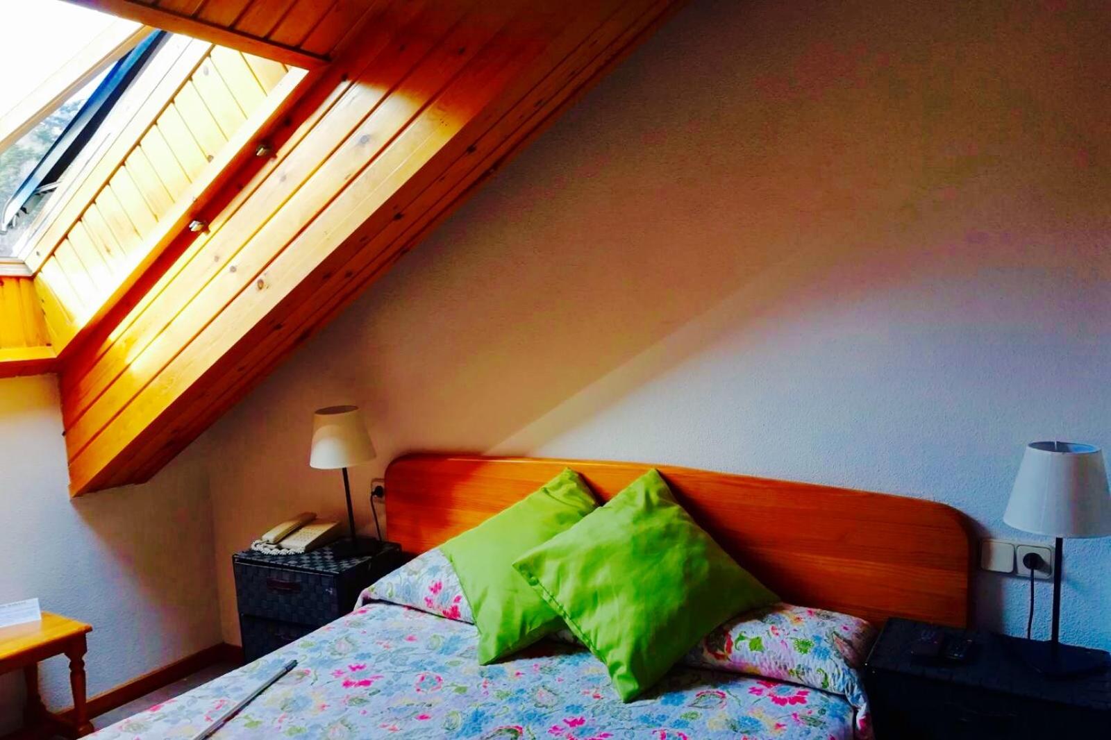 Double or Twin Room - Photo 2