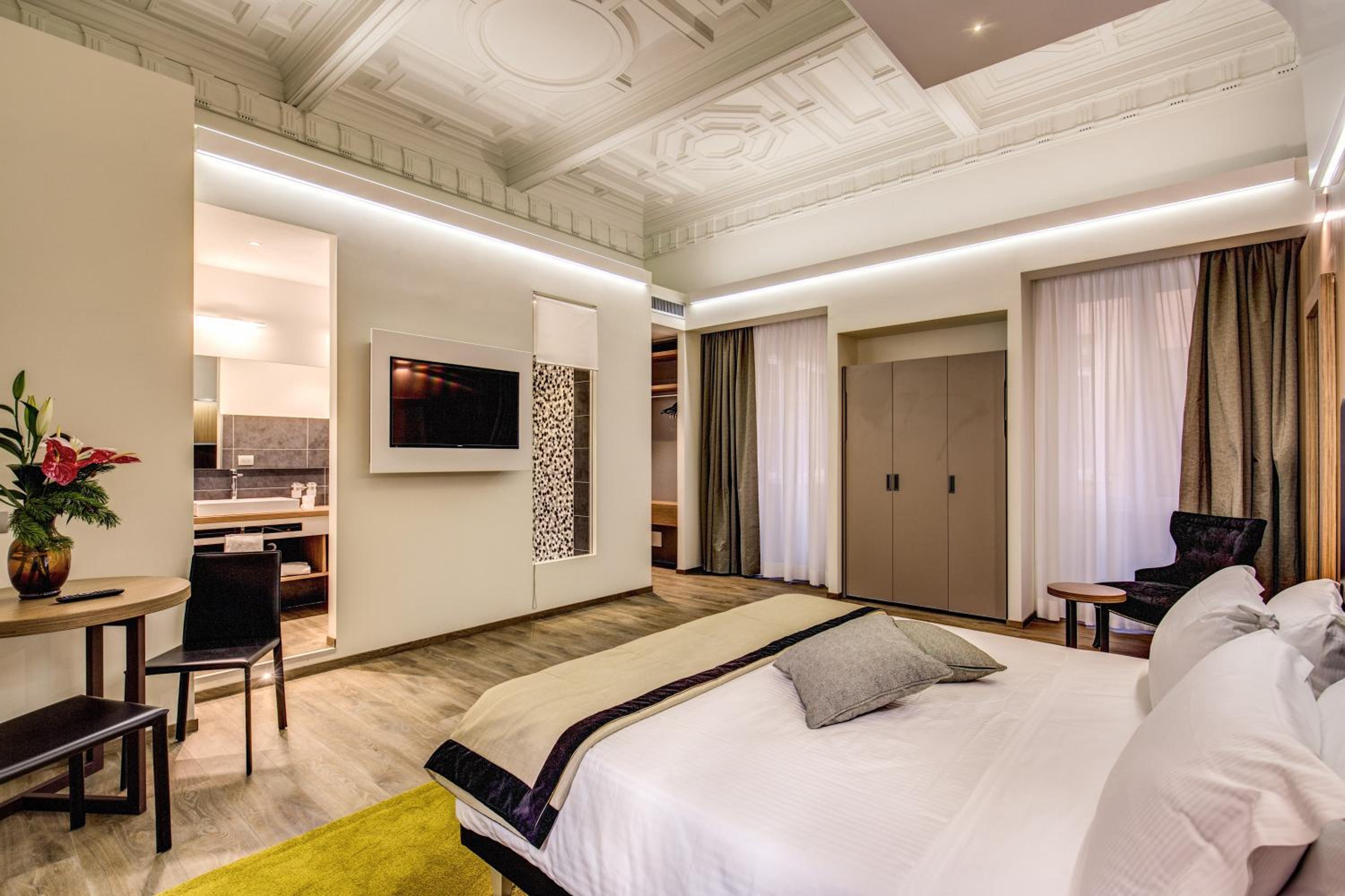 Deluxe Double or Twin Room photo 1