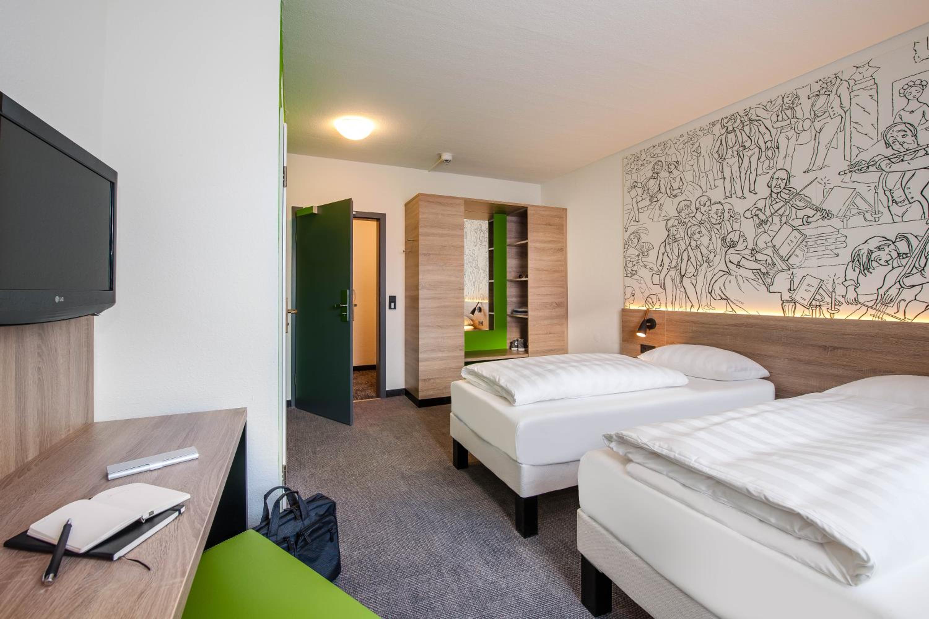 Standard Double Room - Photo 7