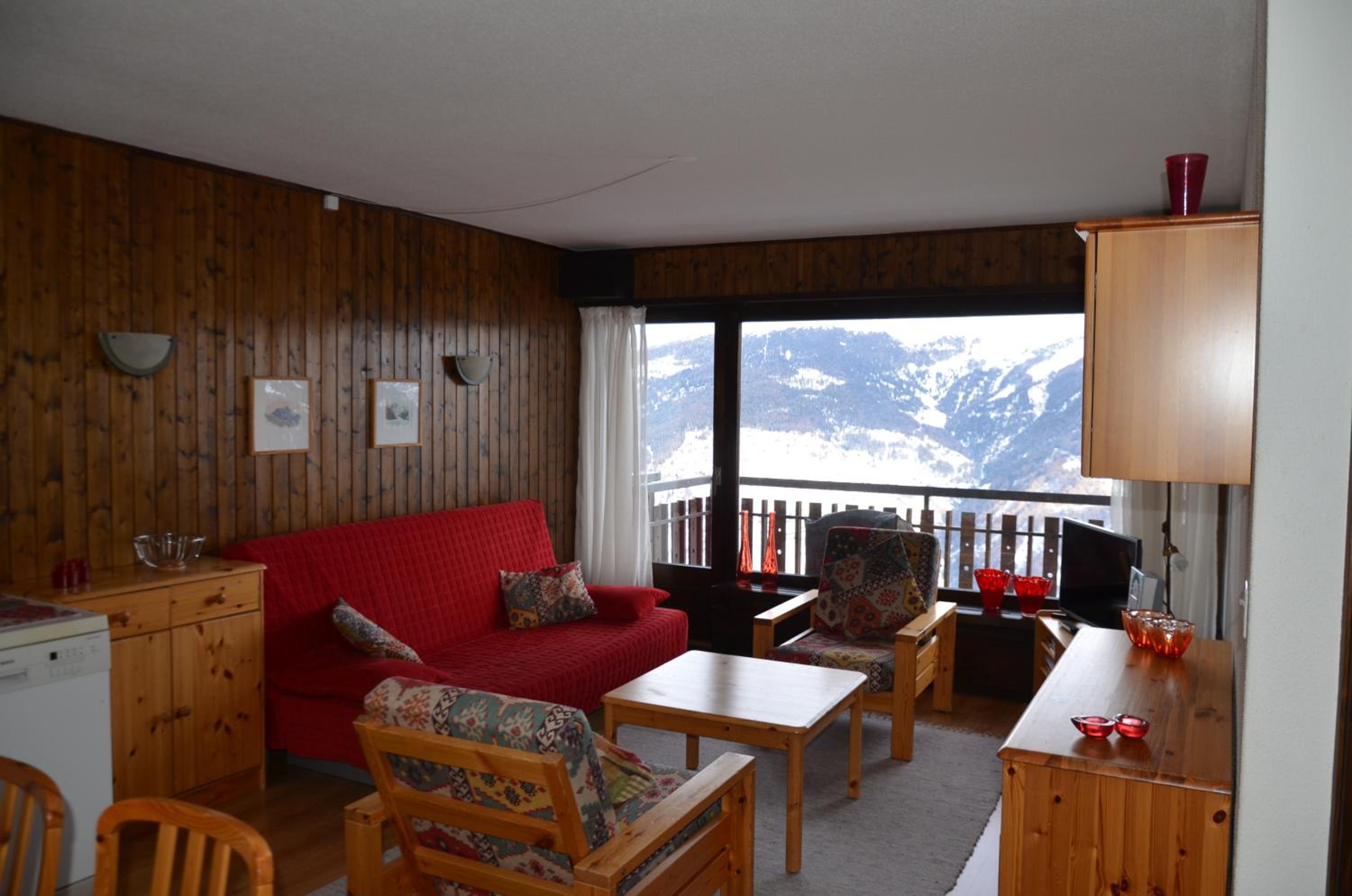 Apartment with Balcony photo 1
