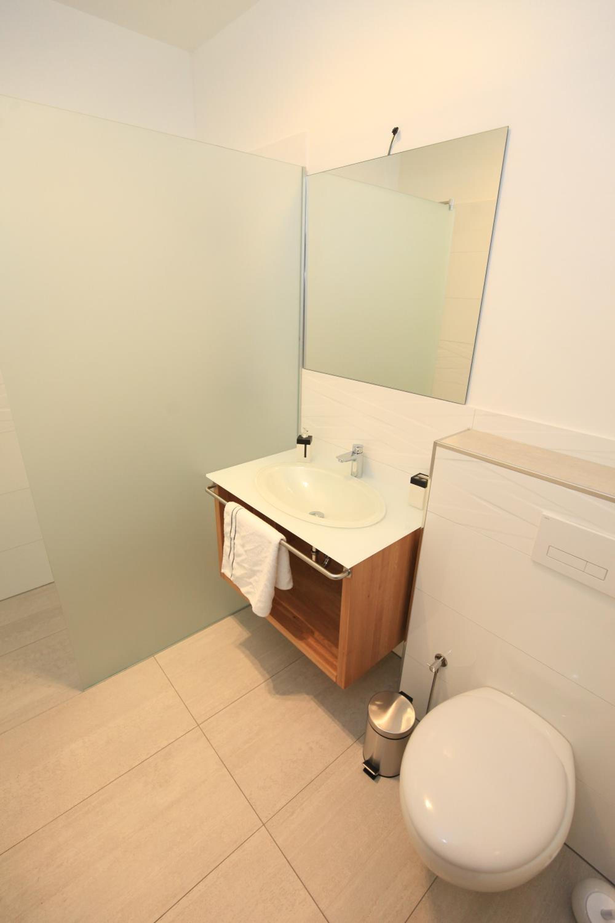 Deluxe Double or Twin Room with Balcony - Photo 9