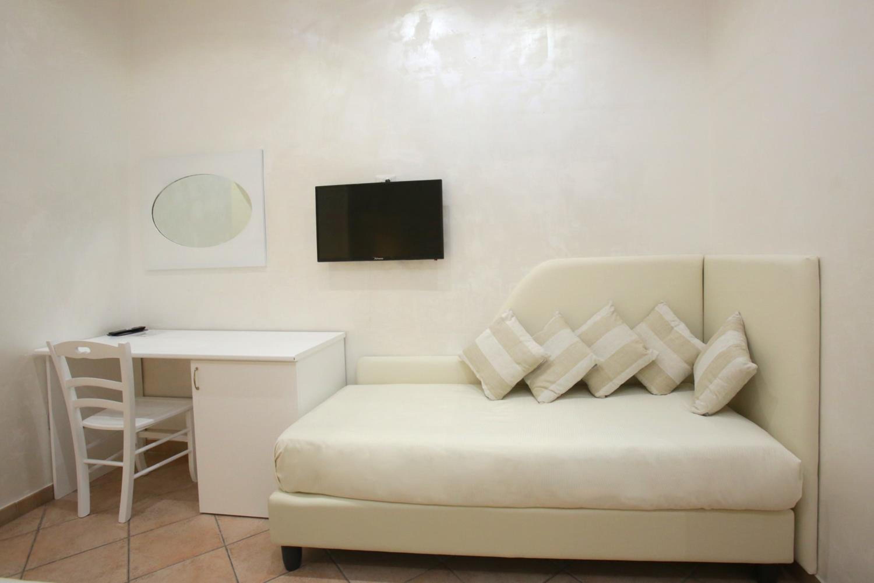 Economy Double Room photo 2