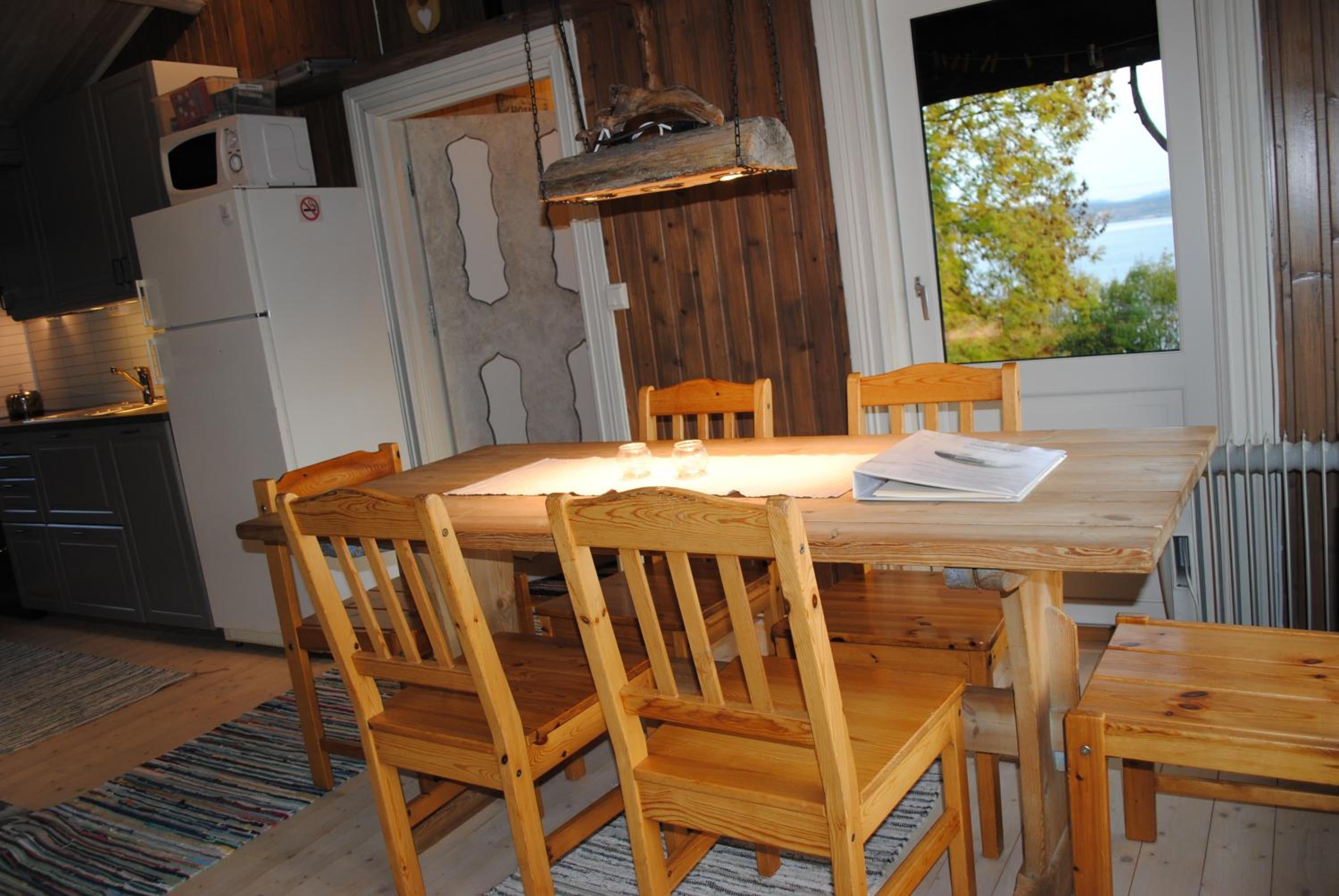 Two-Bedroom House - Photo 2
