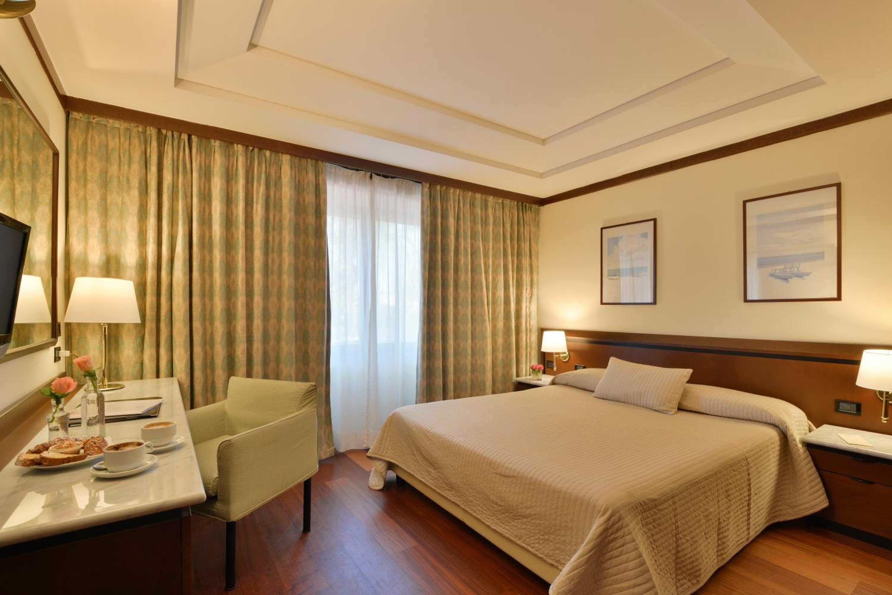 Double or Twin Room - Photo 2