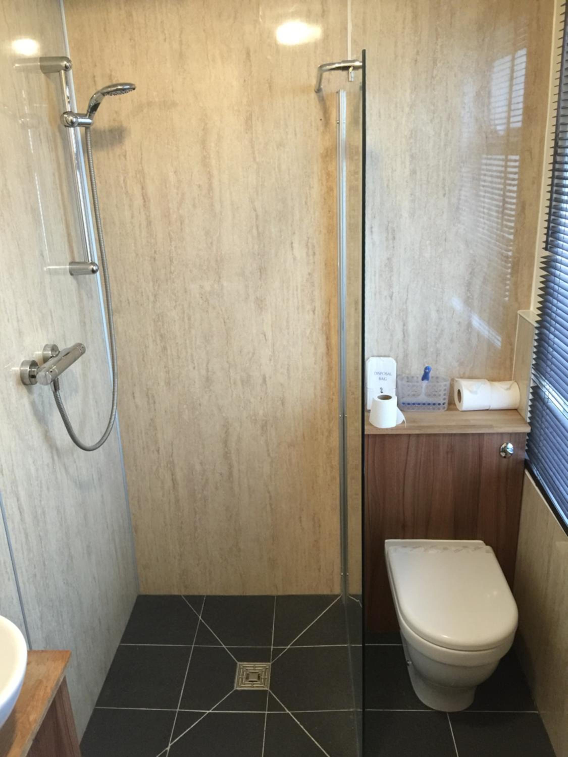 Standard Twin Room with Shared Bathroom photo 3