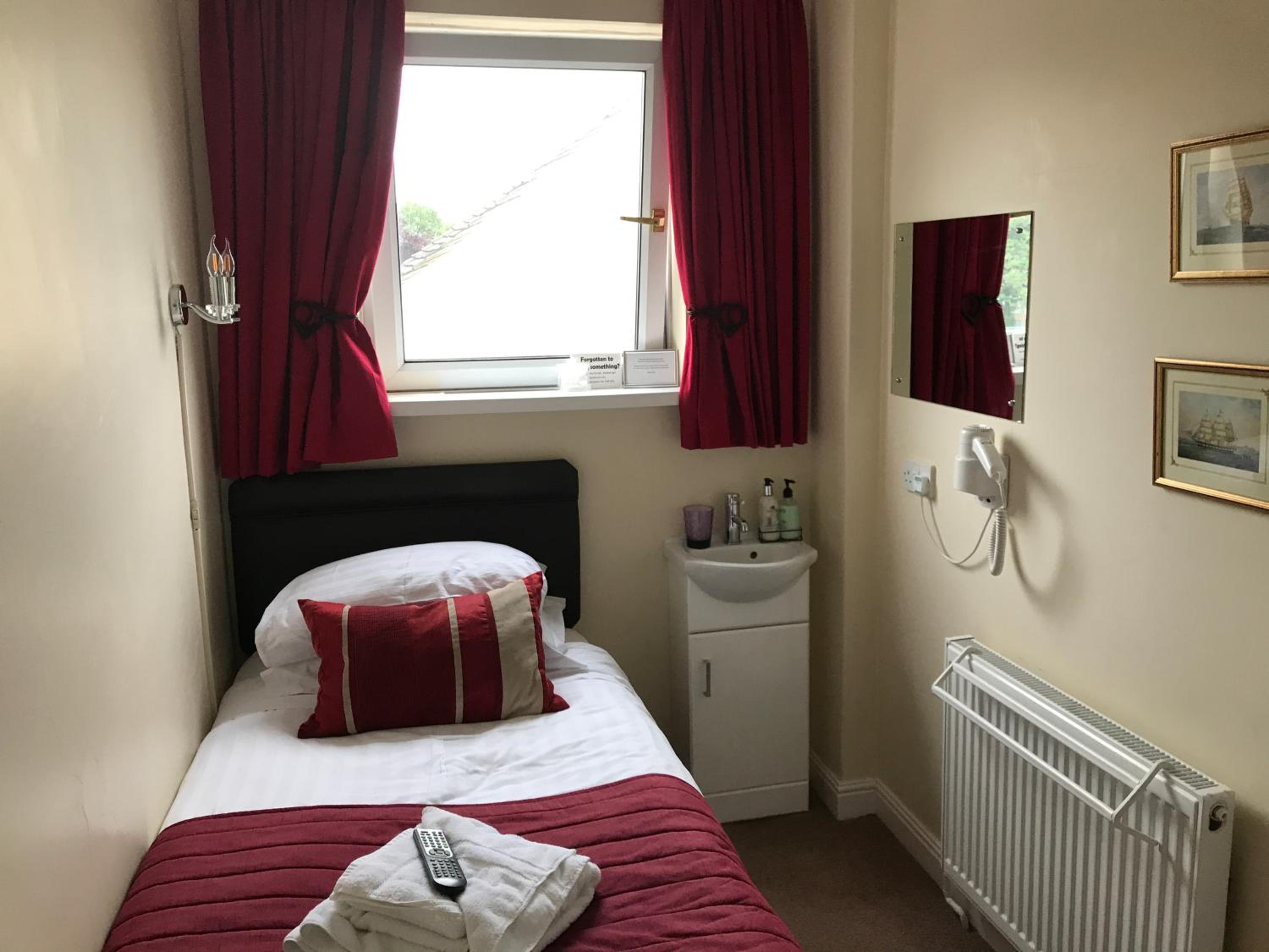 Standard Single Room with Shared Bathroom photo 2