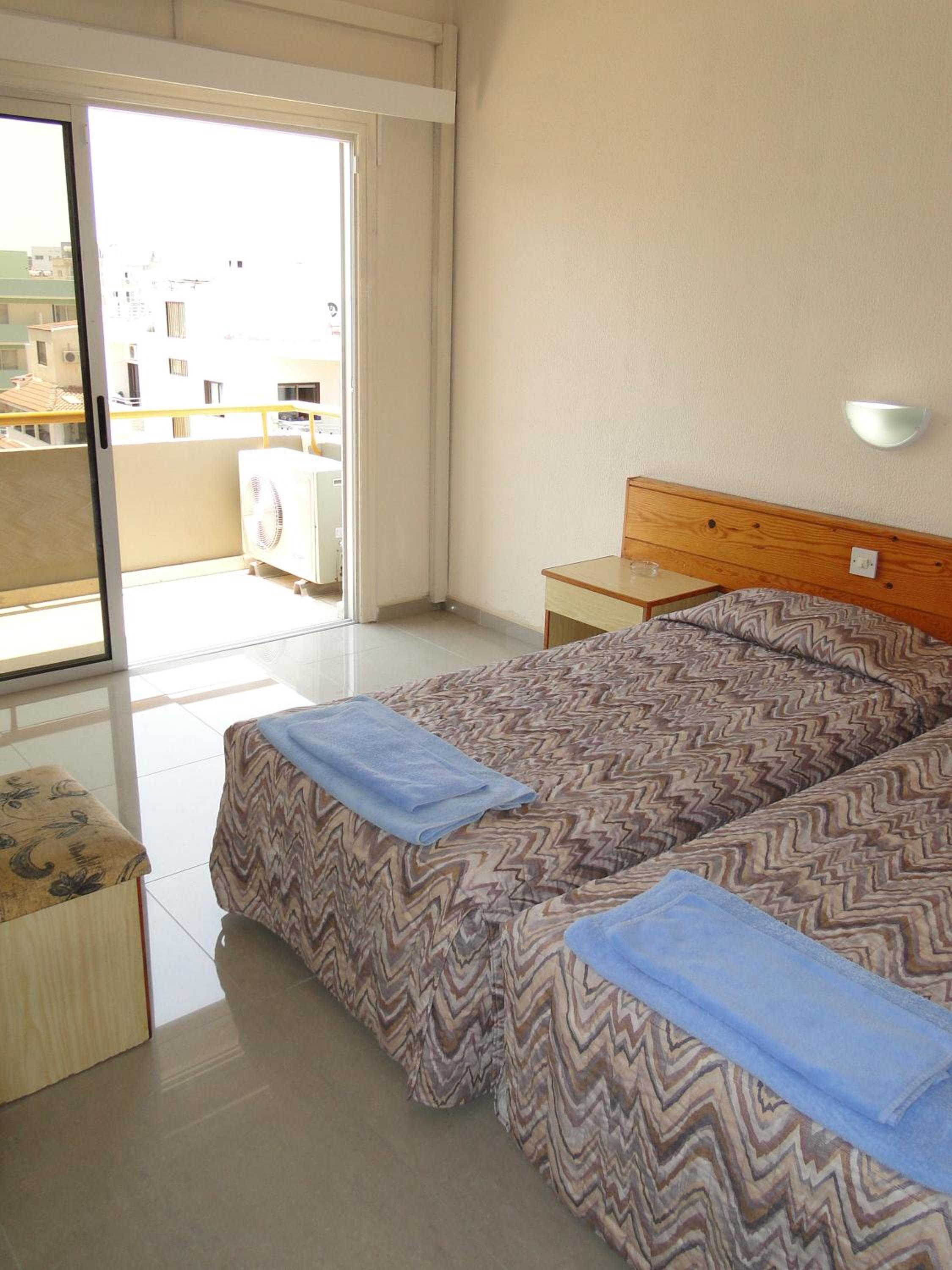 Two-Bedroom Apartment (4-5 Adults) photo 1