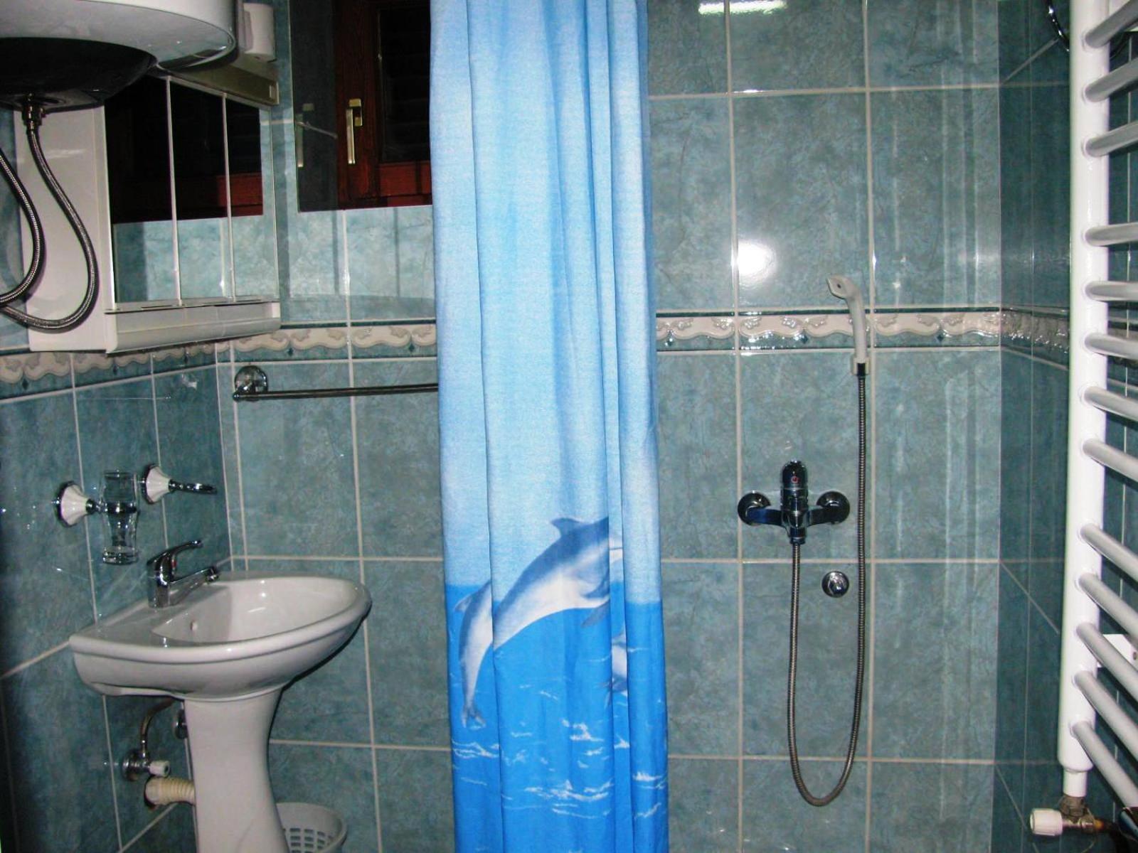 Double or Twin Room - Photo 6