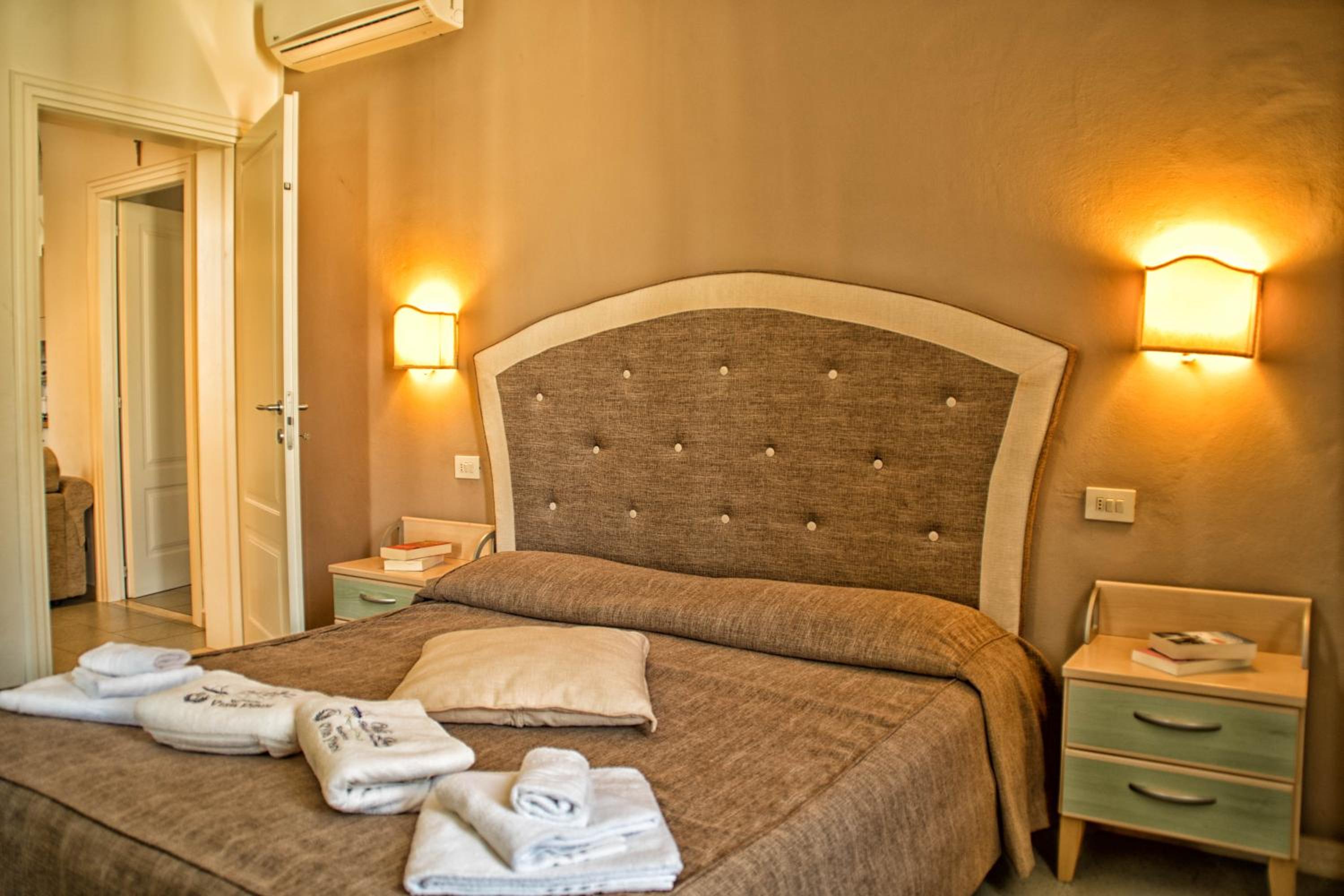 Two-Bedroom Apartment - Photo 26
