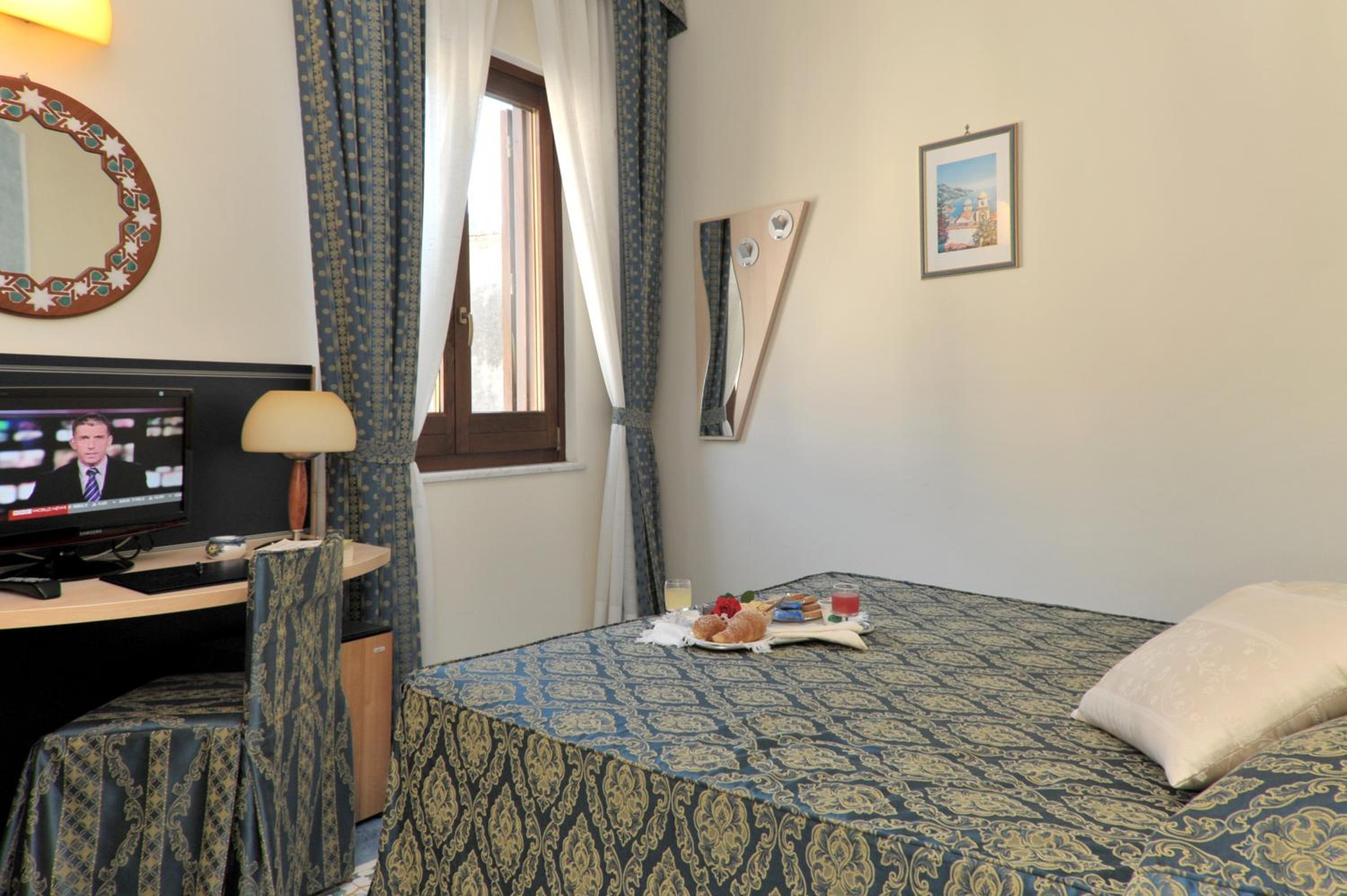Economy Double Room - Photo 6