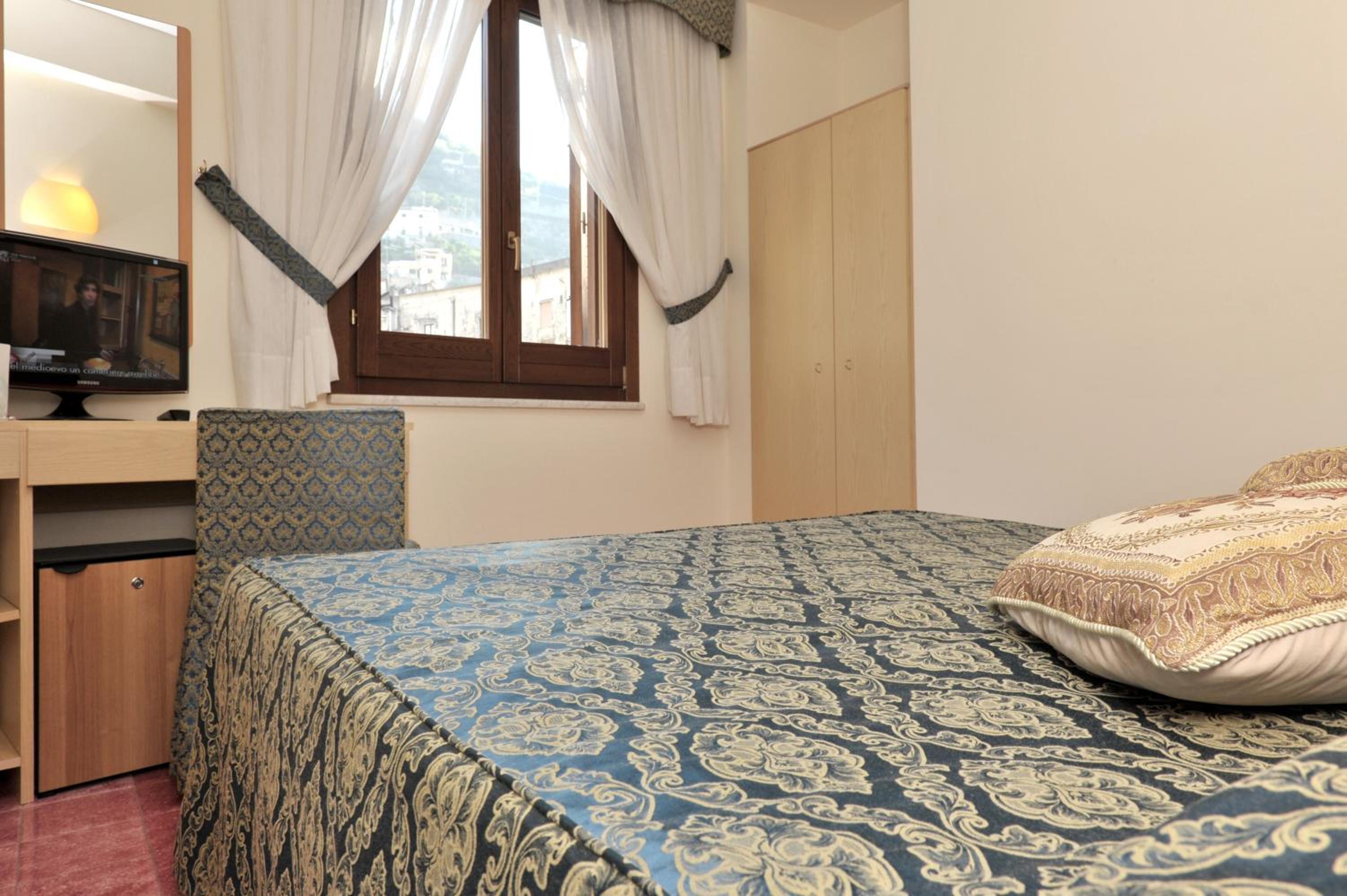 Economy Double Room - Photo 7