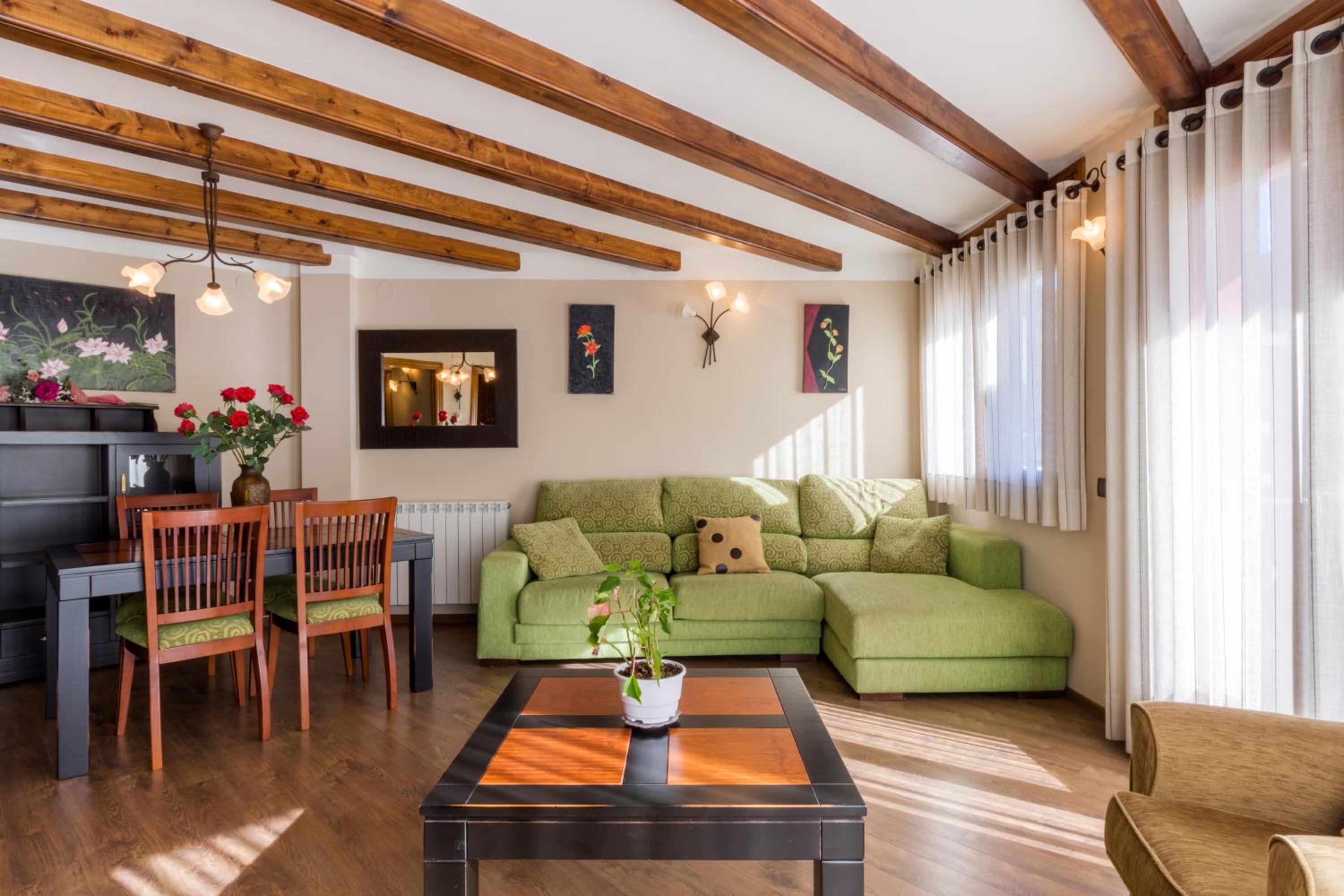 Habitación Cuádruple Económica (3 - 4 adultos)