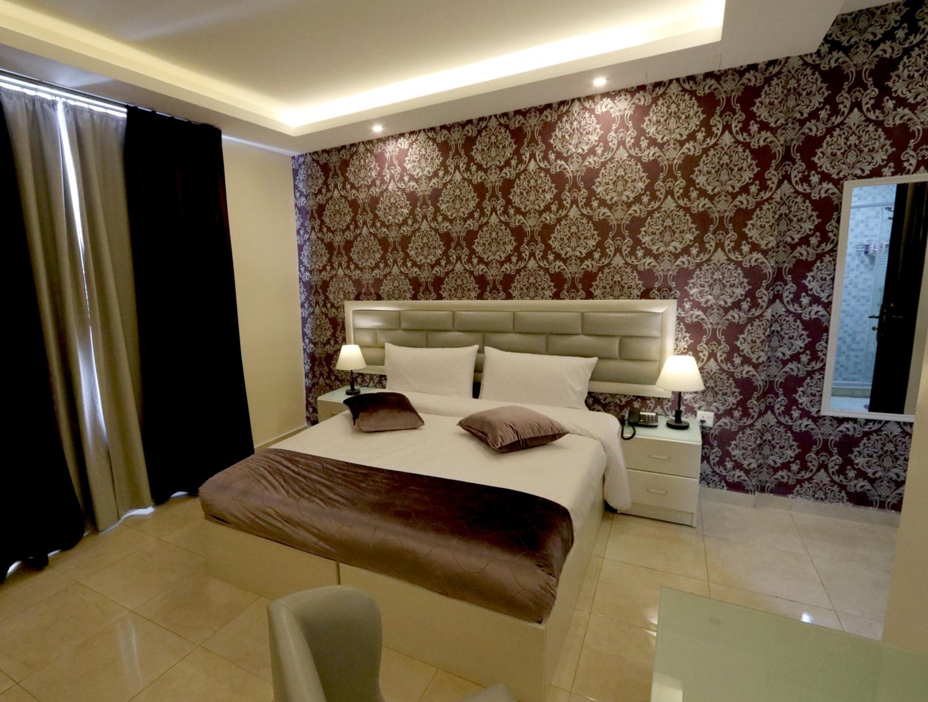 Deluxe Double Room - Photo 8