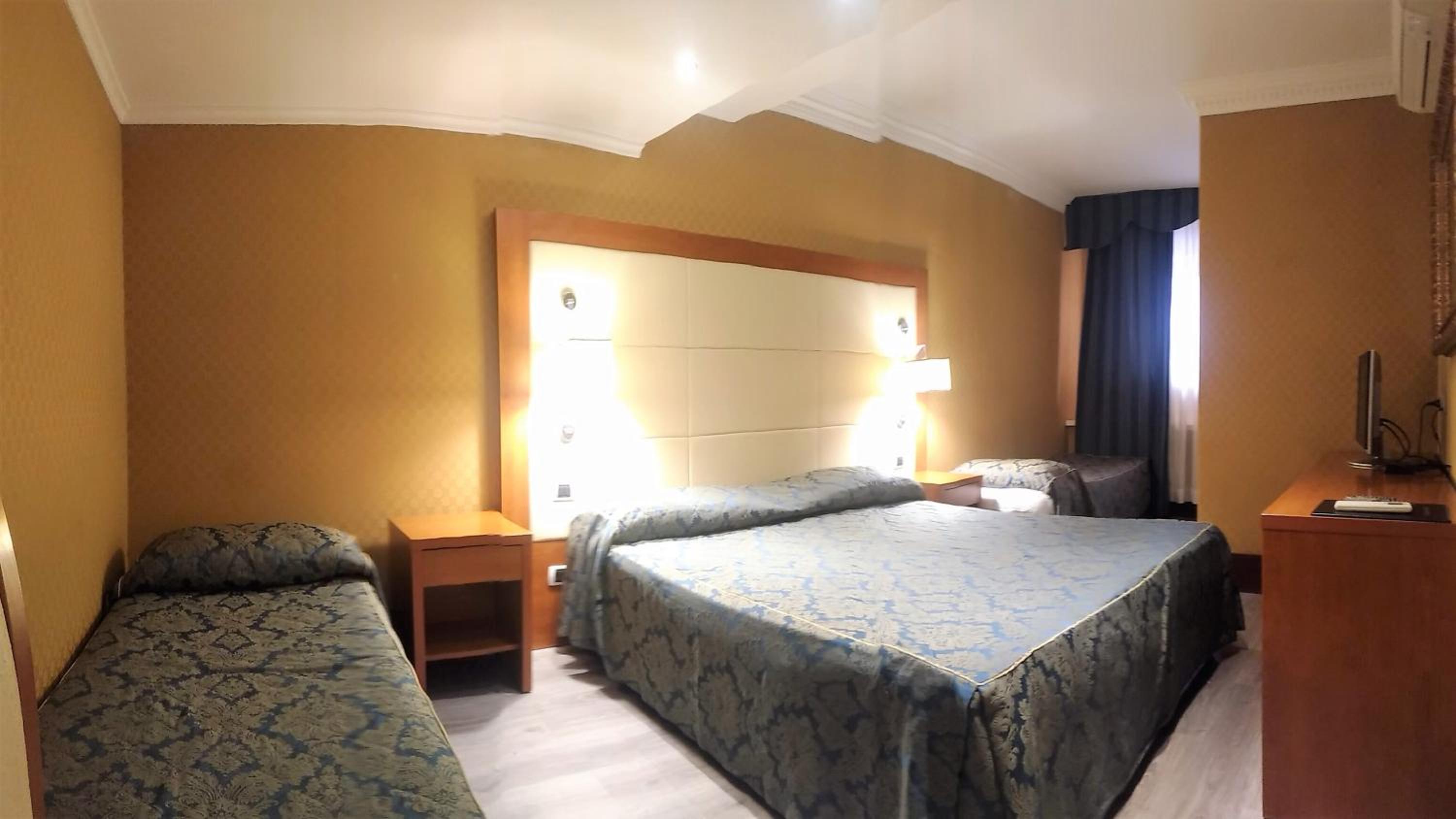 Standard Twin Room photo 2