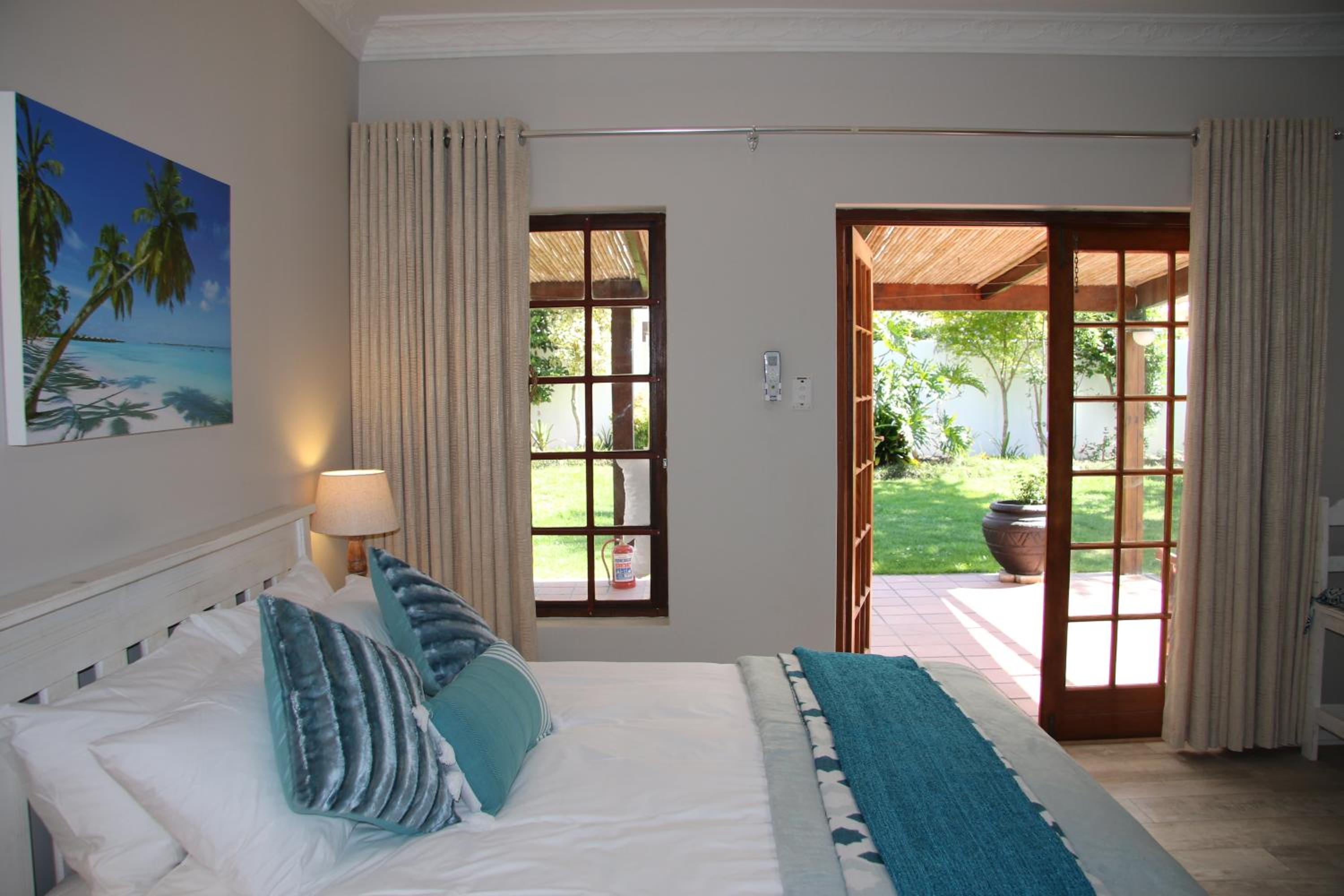 Family Room photo 3