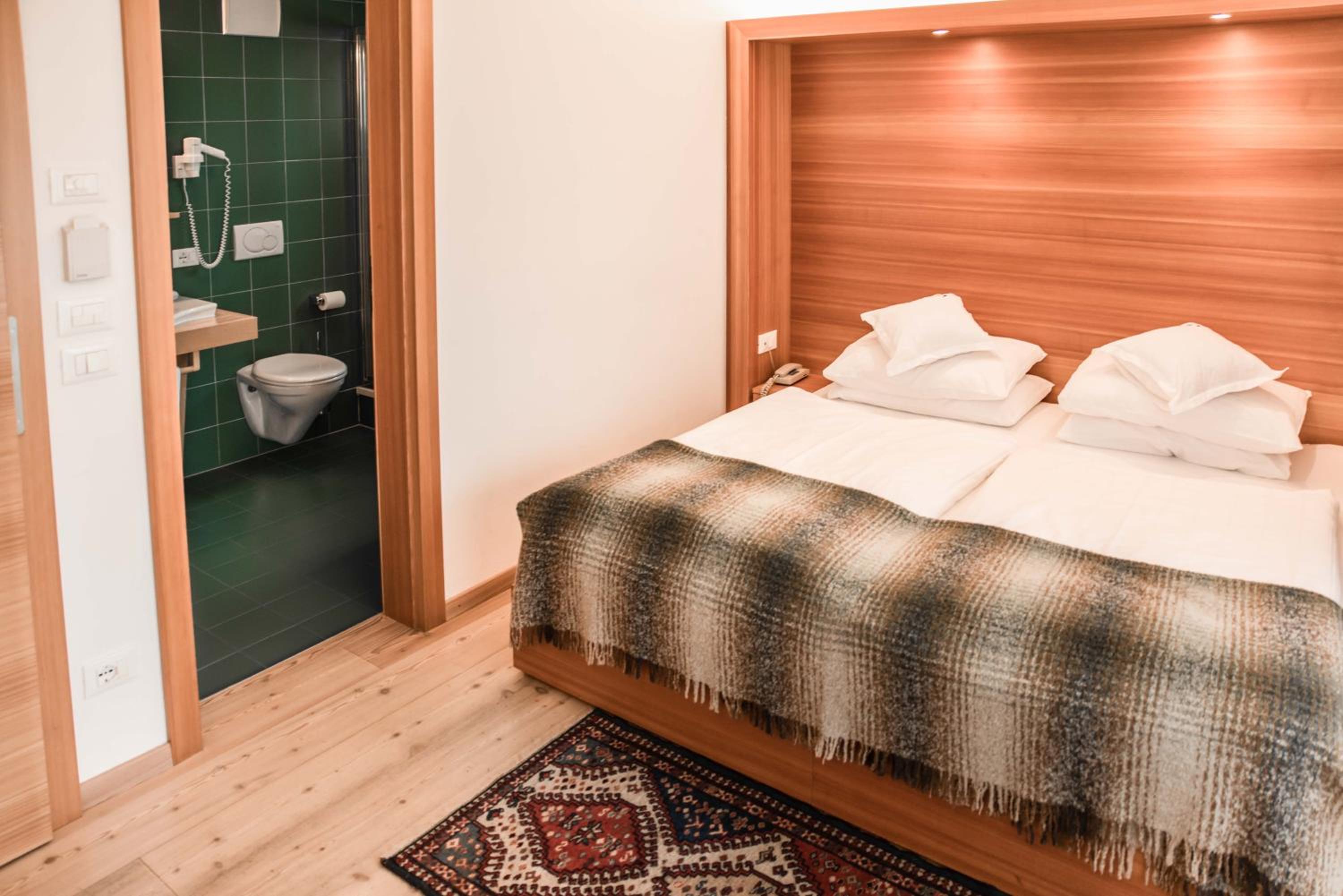 Economy Double or Twin Room photo 2