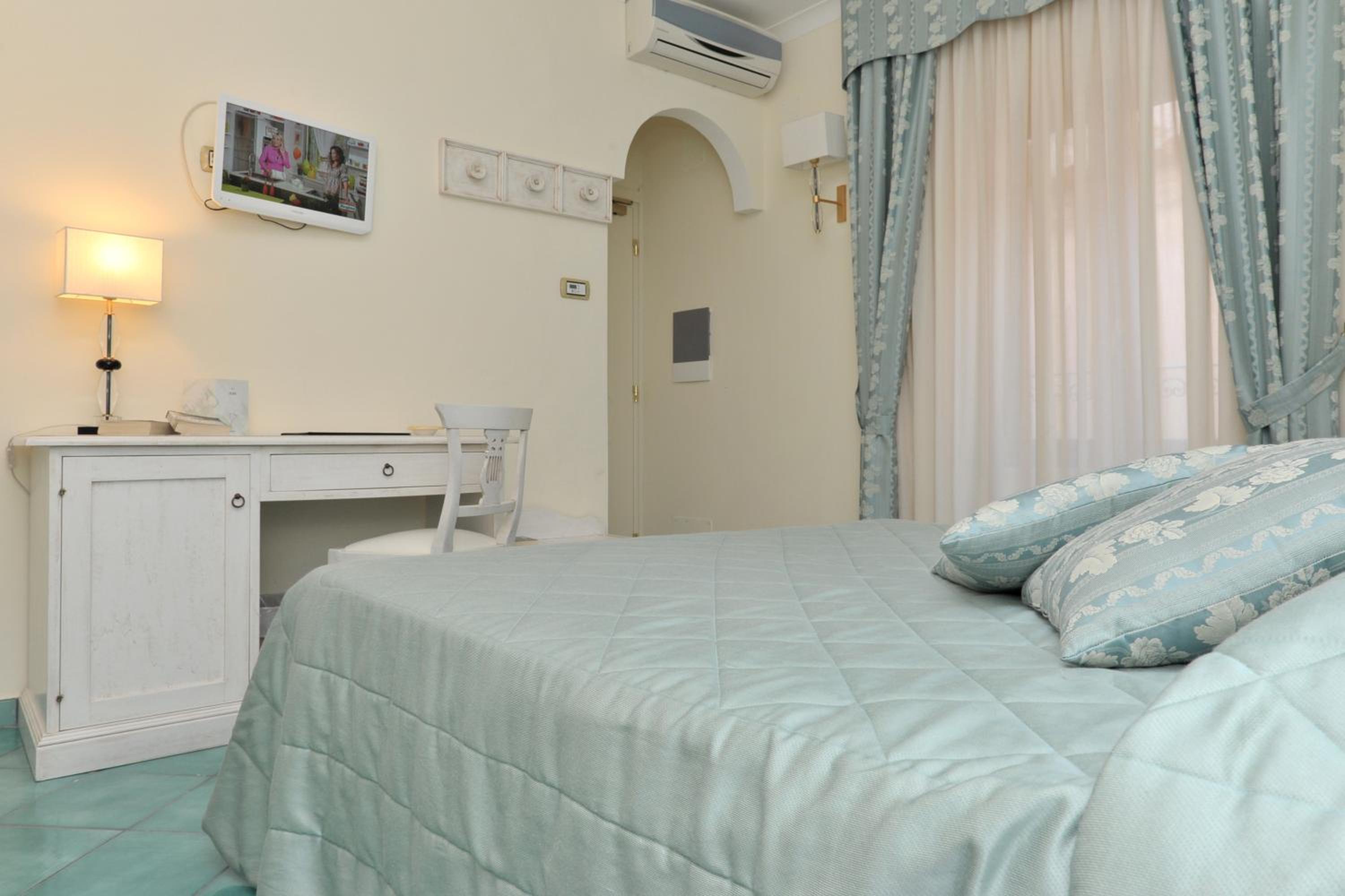 Superior Double Room - Photo 3