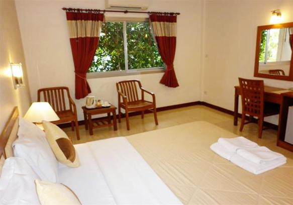 Deluxe Room - Photo 6