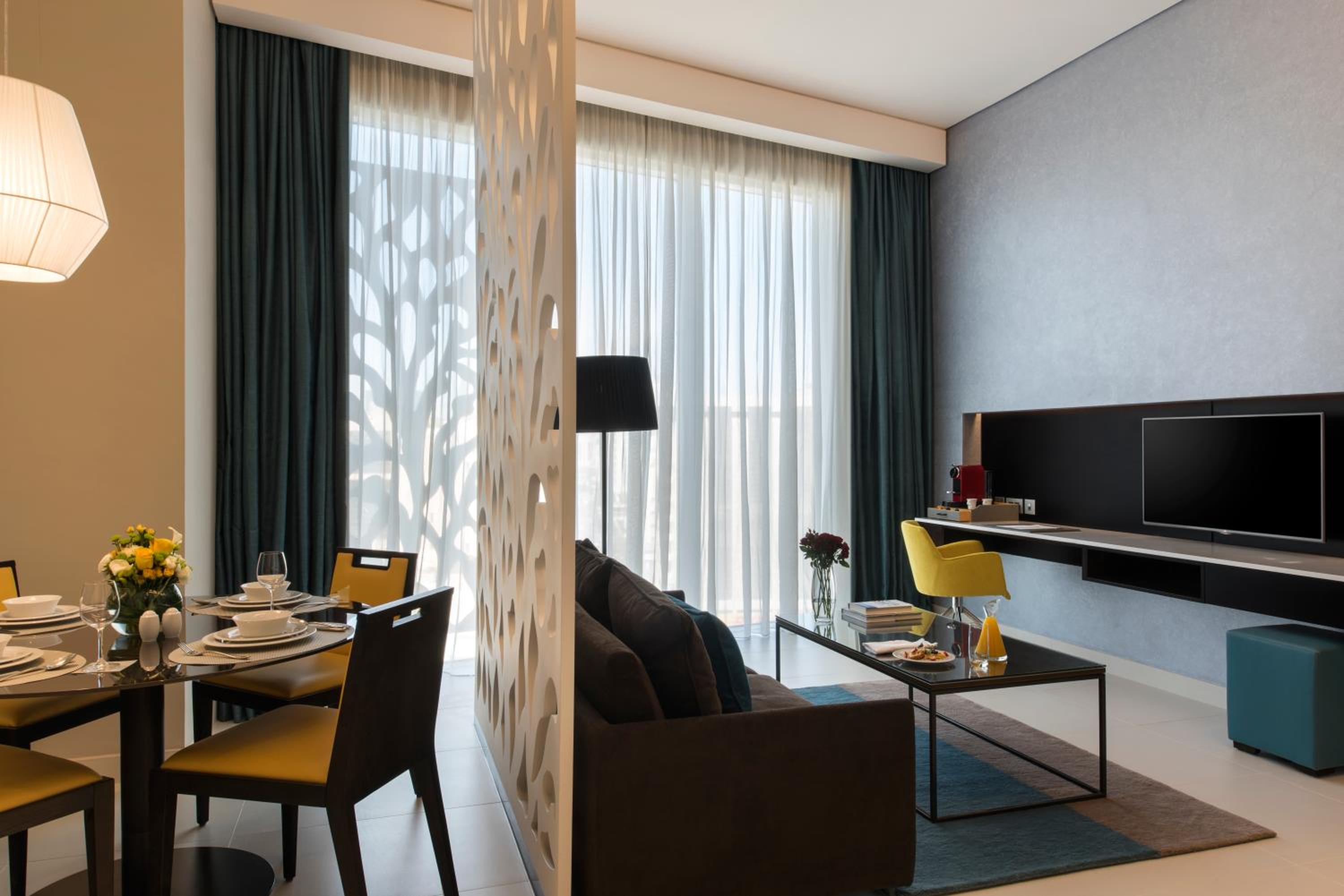 Executive One Bedroom Suite - Photo 3