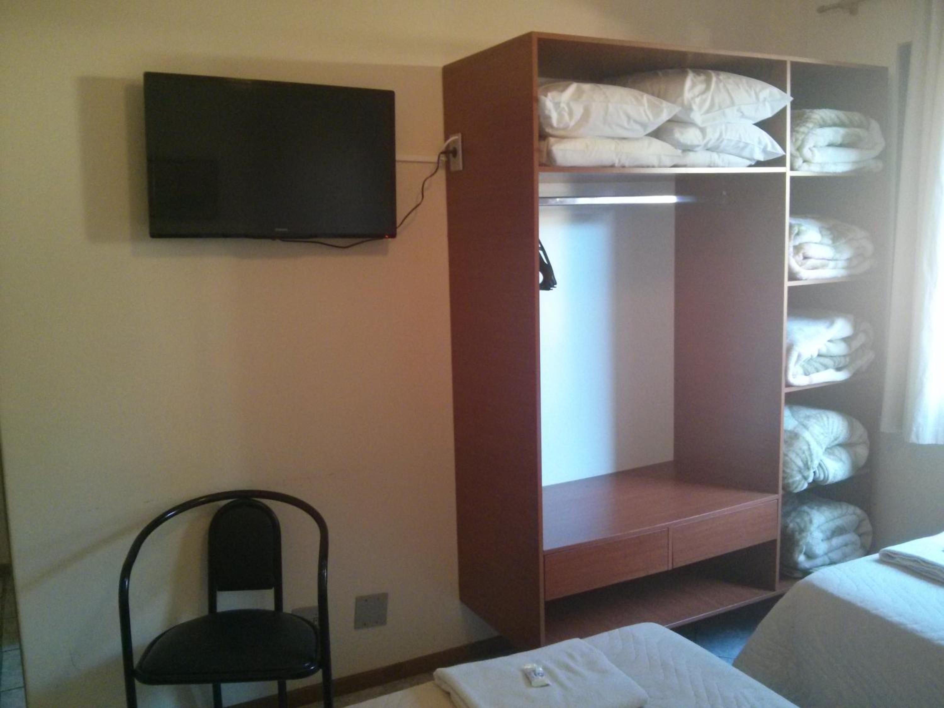 Standard Family Room photo 2