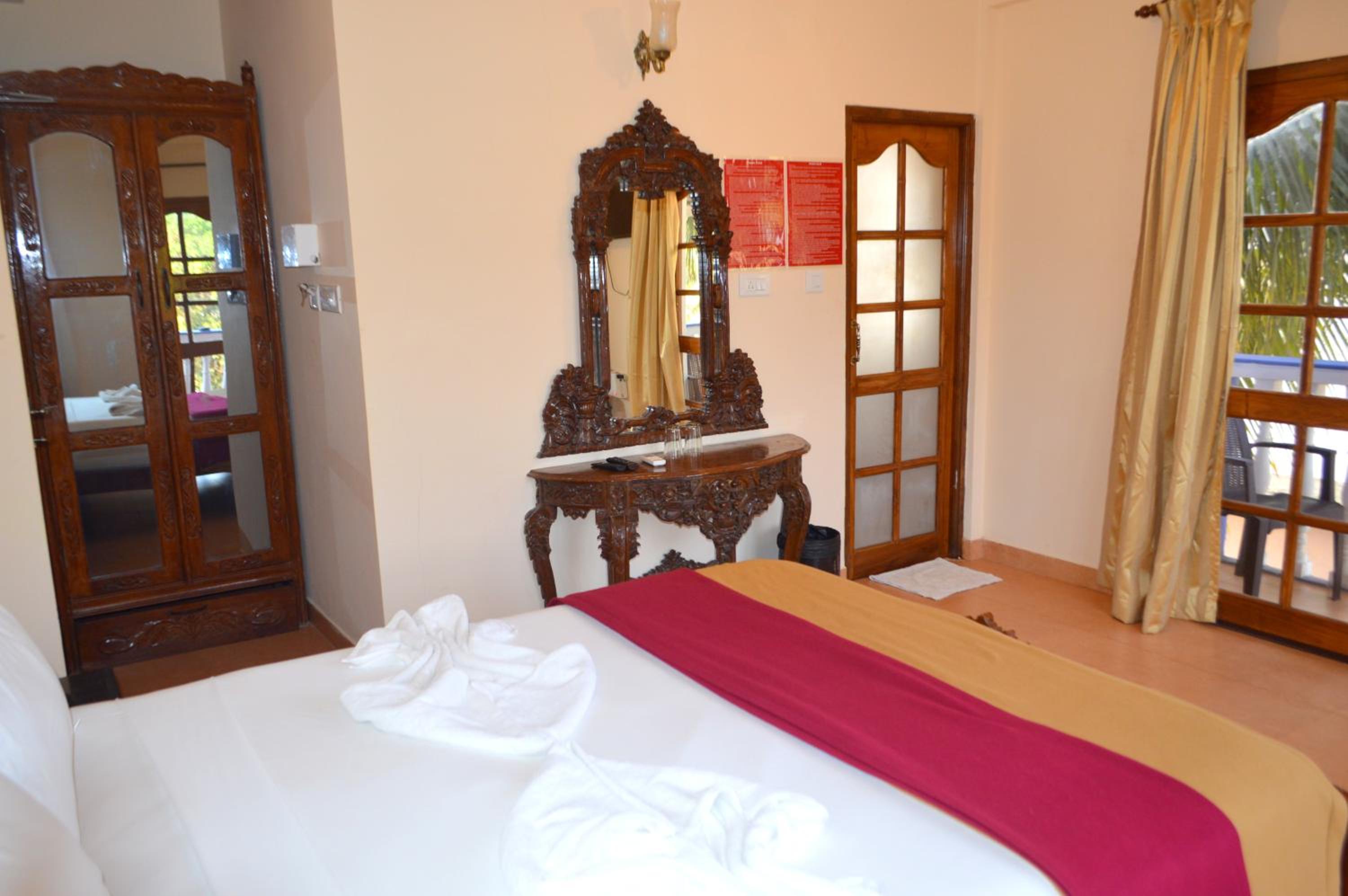 Deluxe Double Room with Balcony - Photo 1