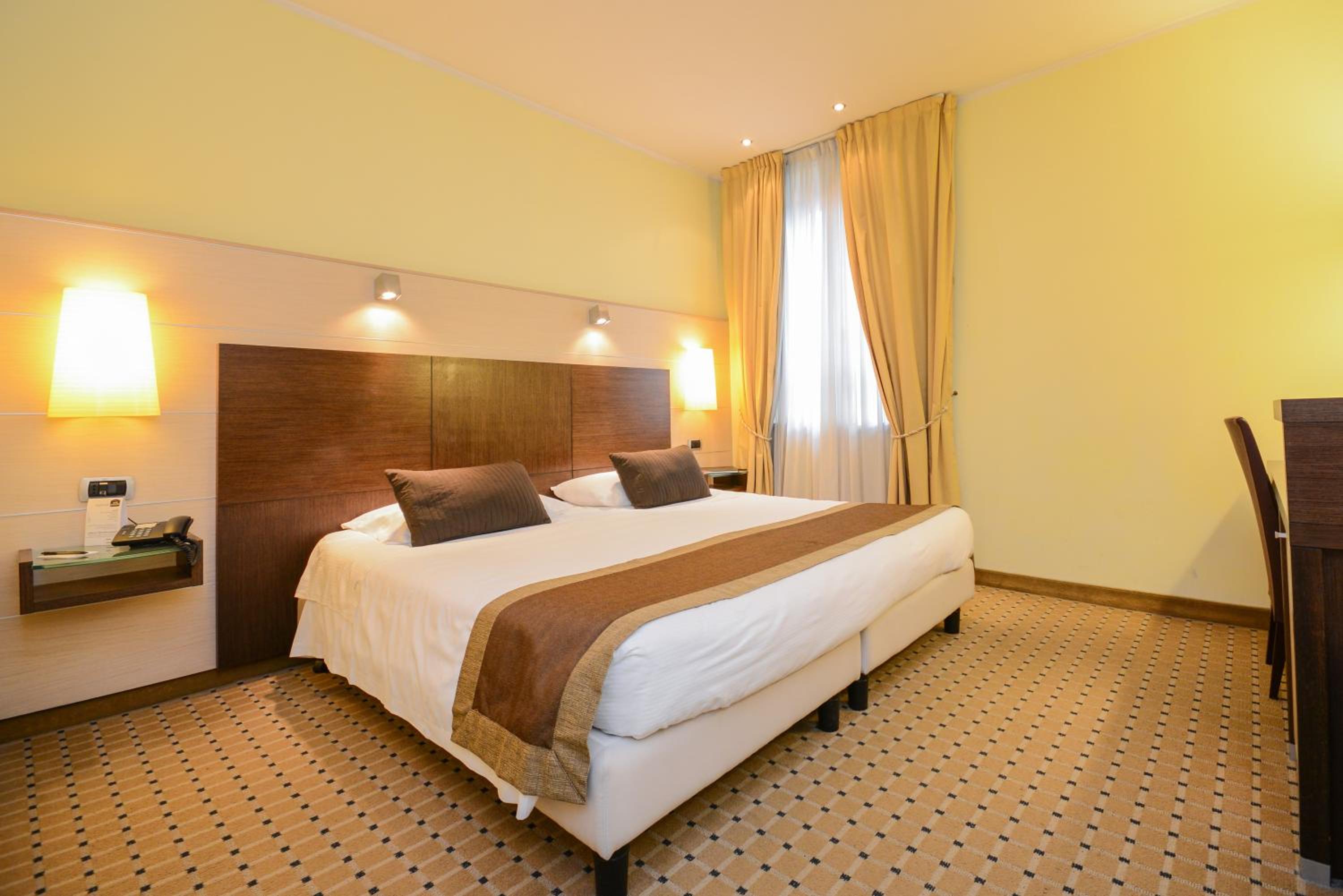 Standard Double Room - Photo 3