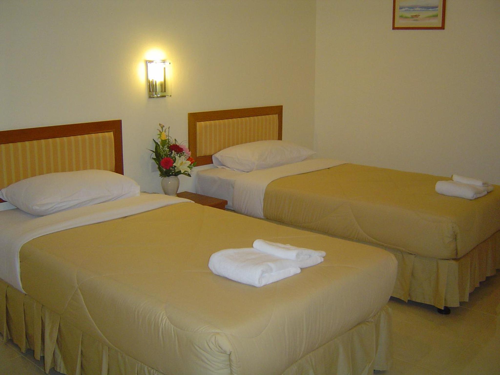 Standard Twin Room - Photo 1