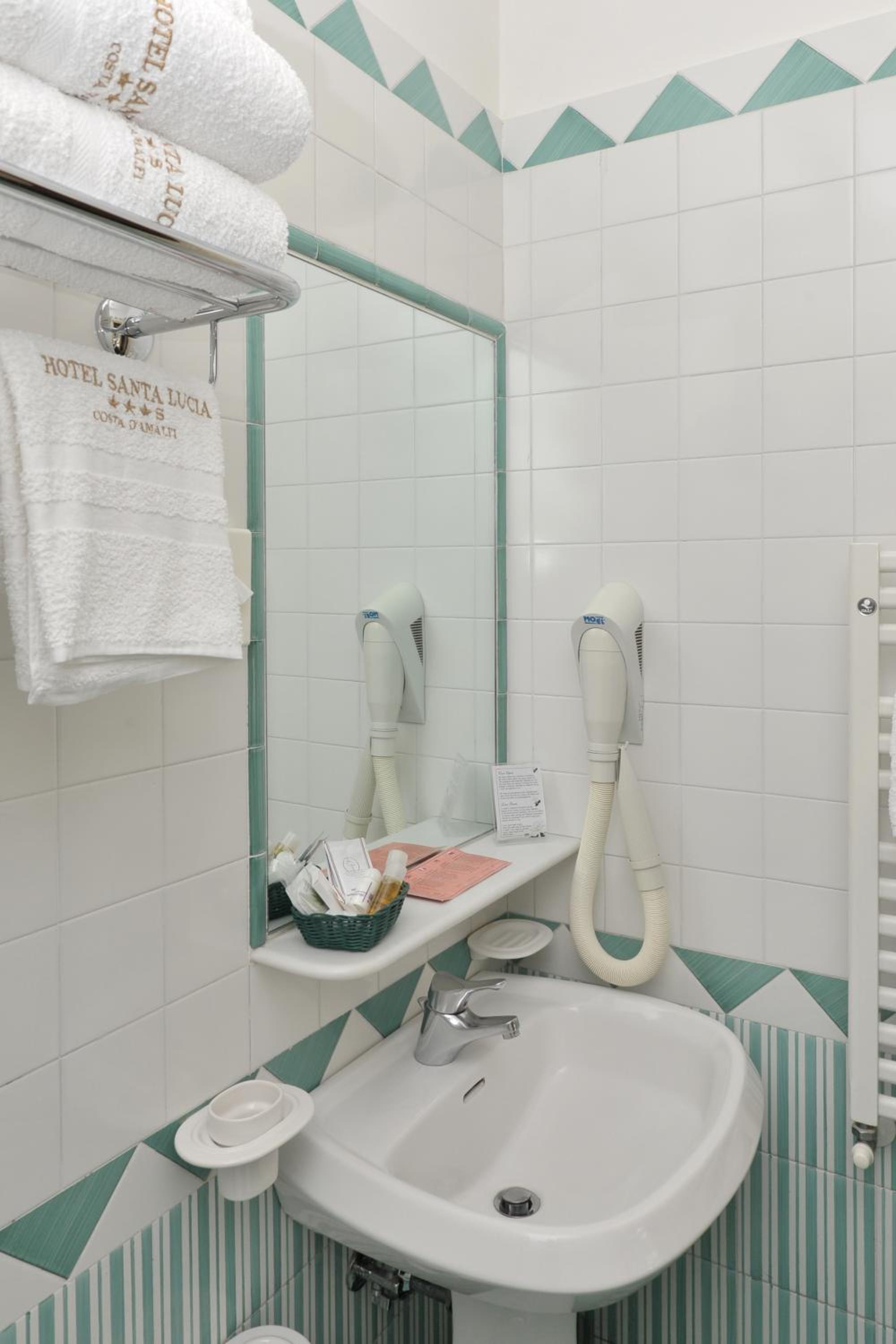 Economy Double Room - Photo 9