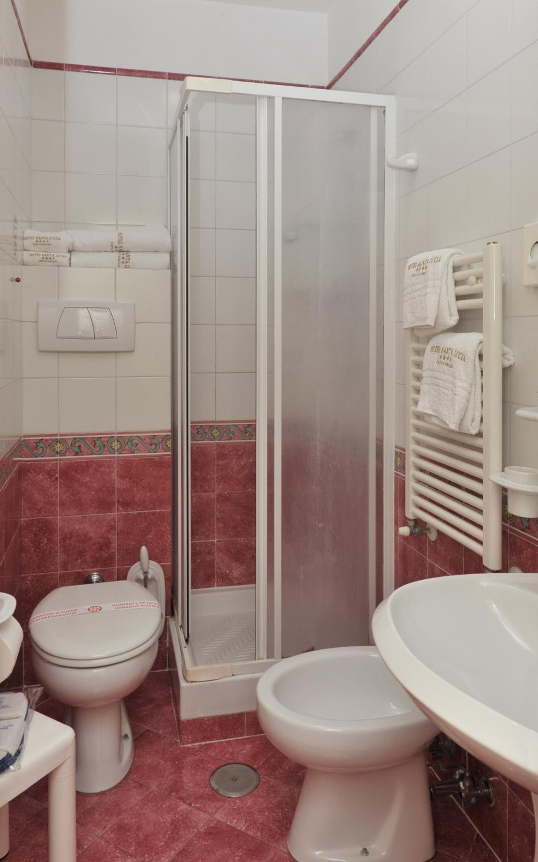 Economy Double Room - Photo 12
