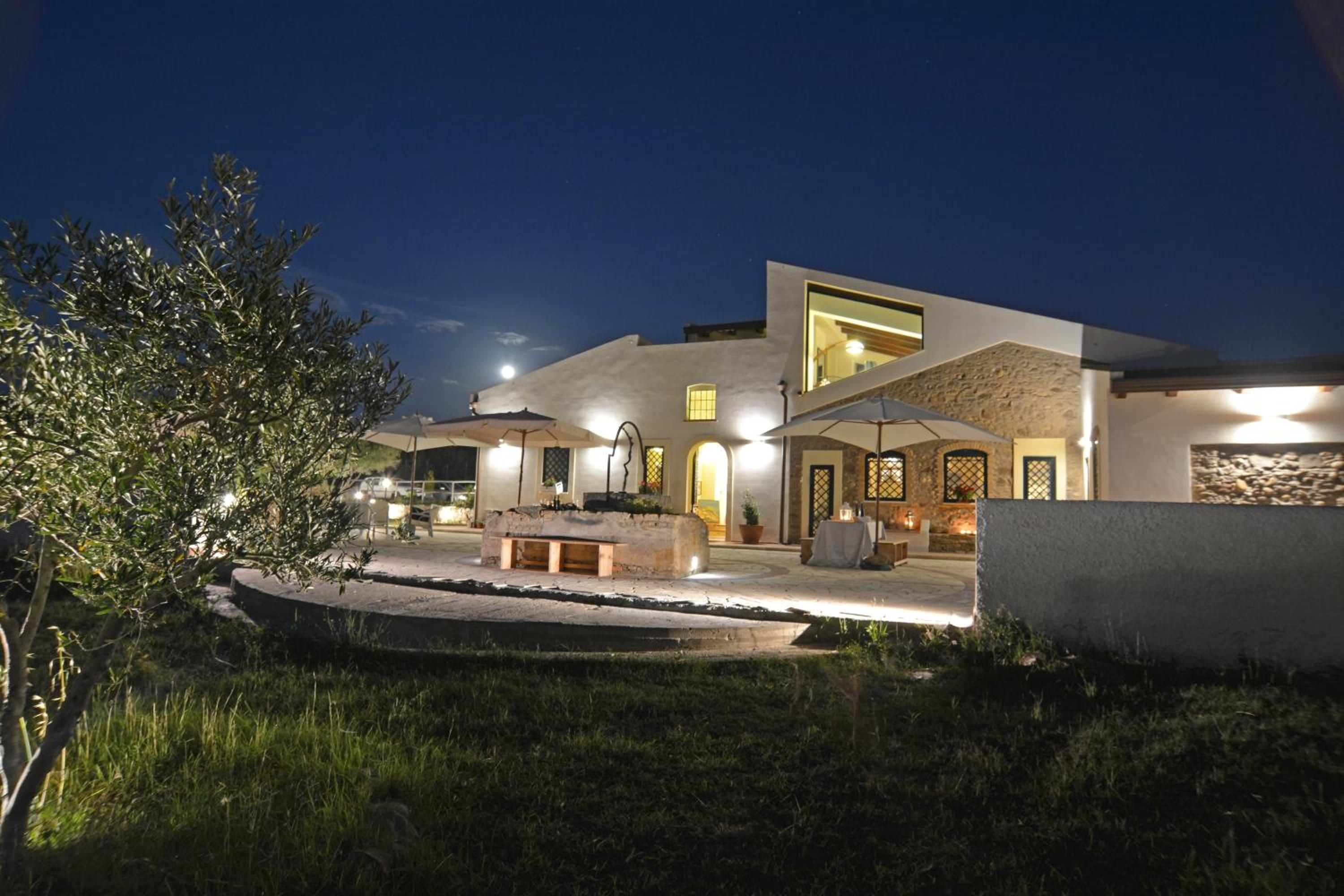 Villa photo 1
