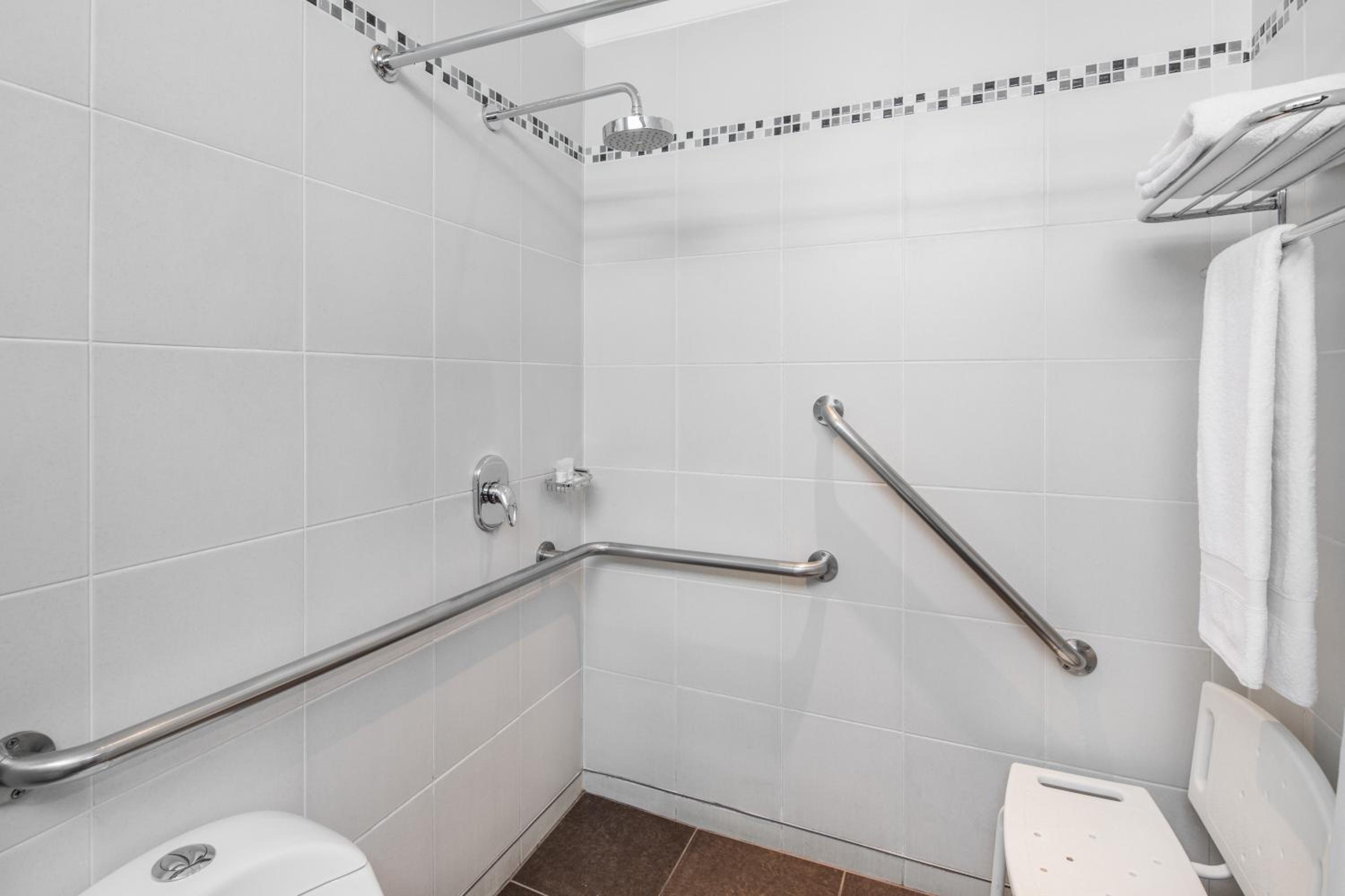 King Room - Disability Access/Non-Smoking photo 3