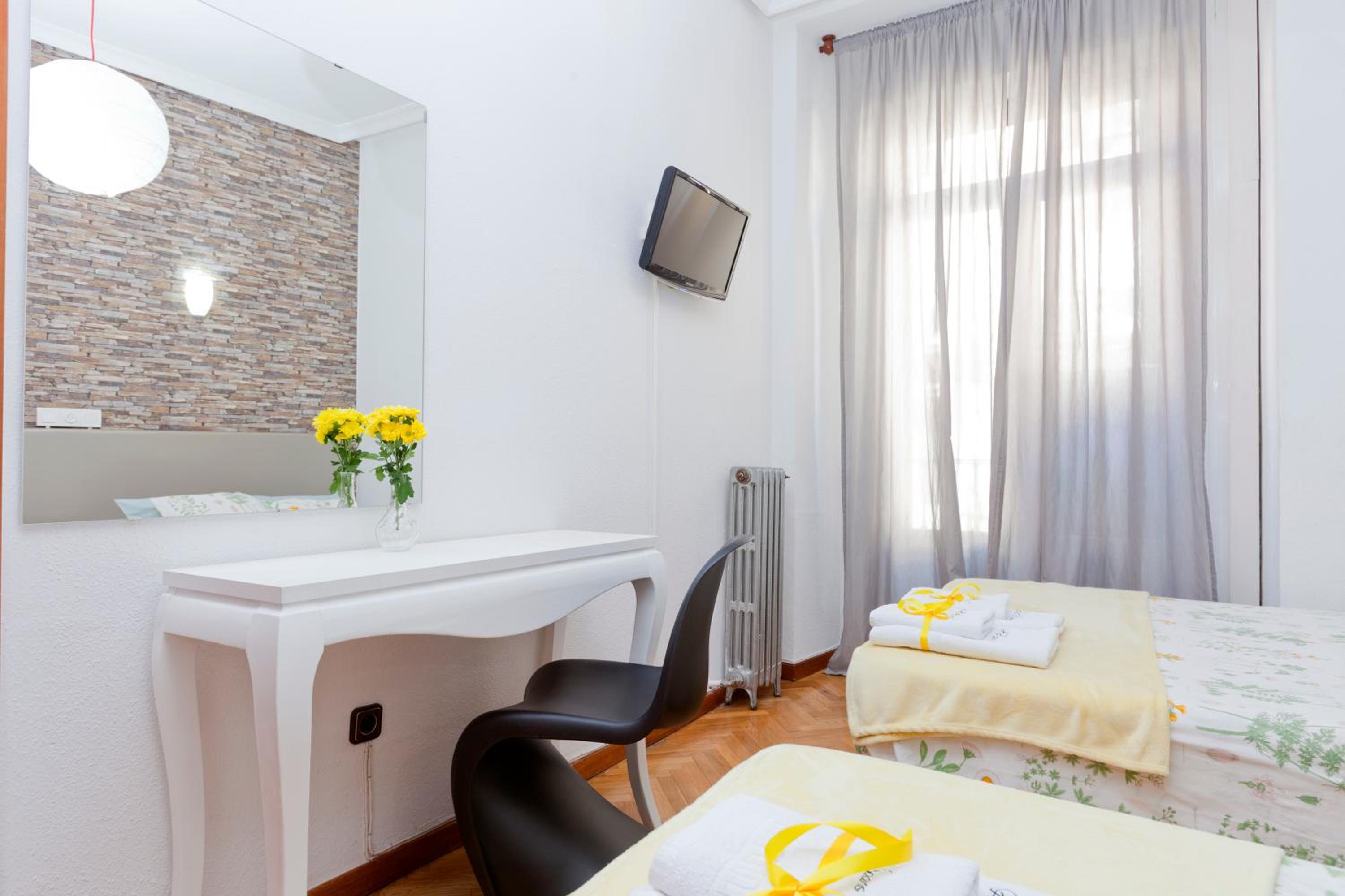 Double or Twin Room with Extra Bed photo 3