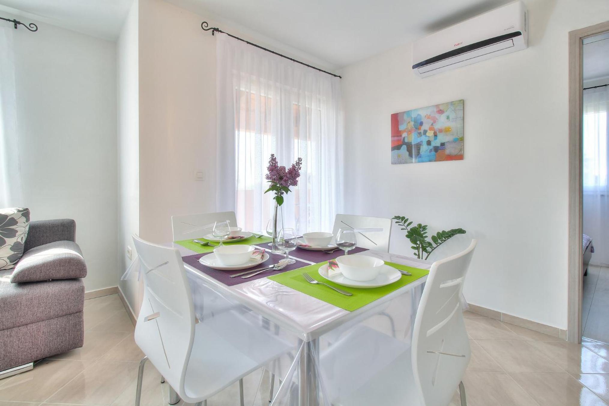 Two-Bedroom Apartment with Balcony - Photo 3