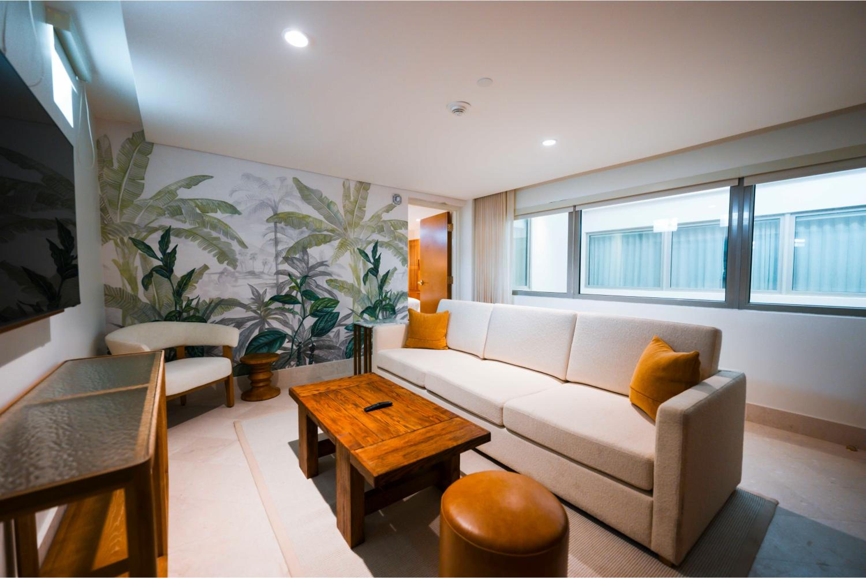 Courtyard King Suite with One King Bed