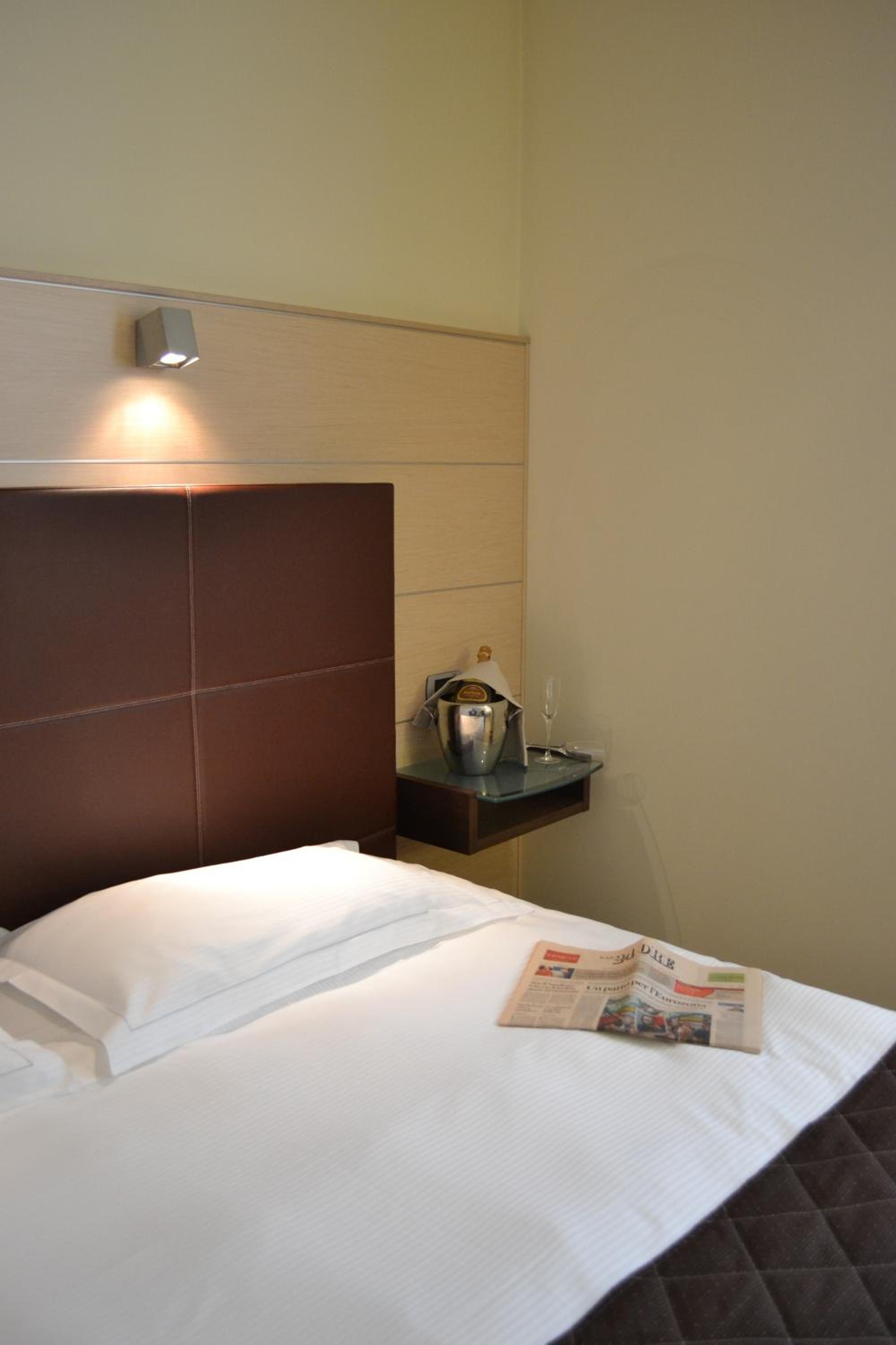 Standard Triple Room - Photo 1