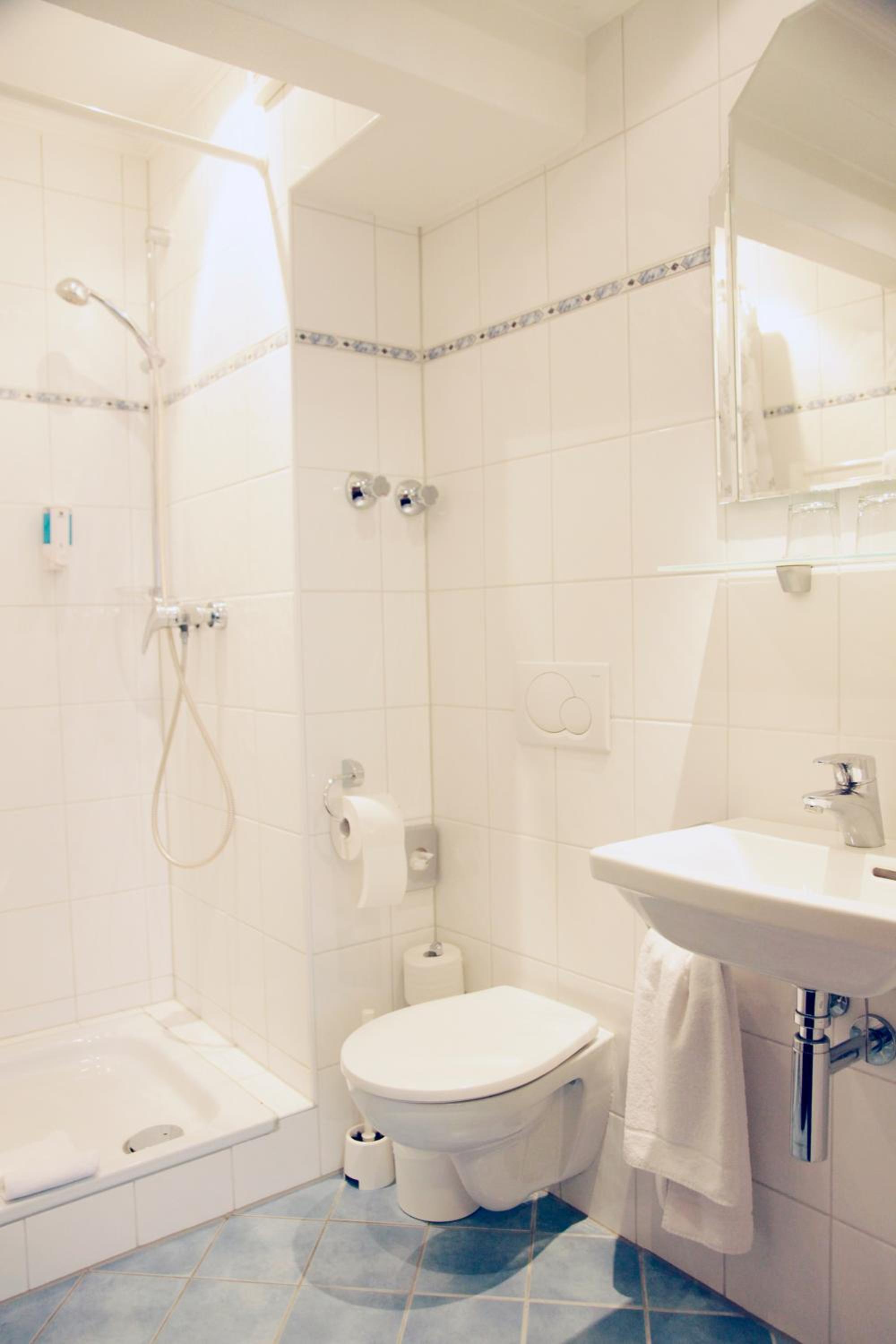 Single Room photo 2