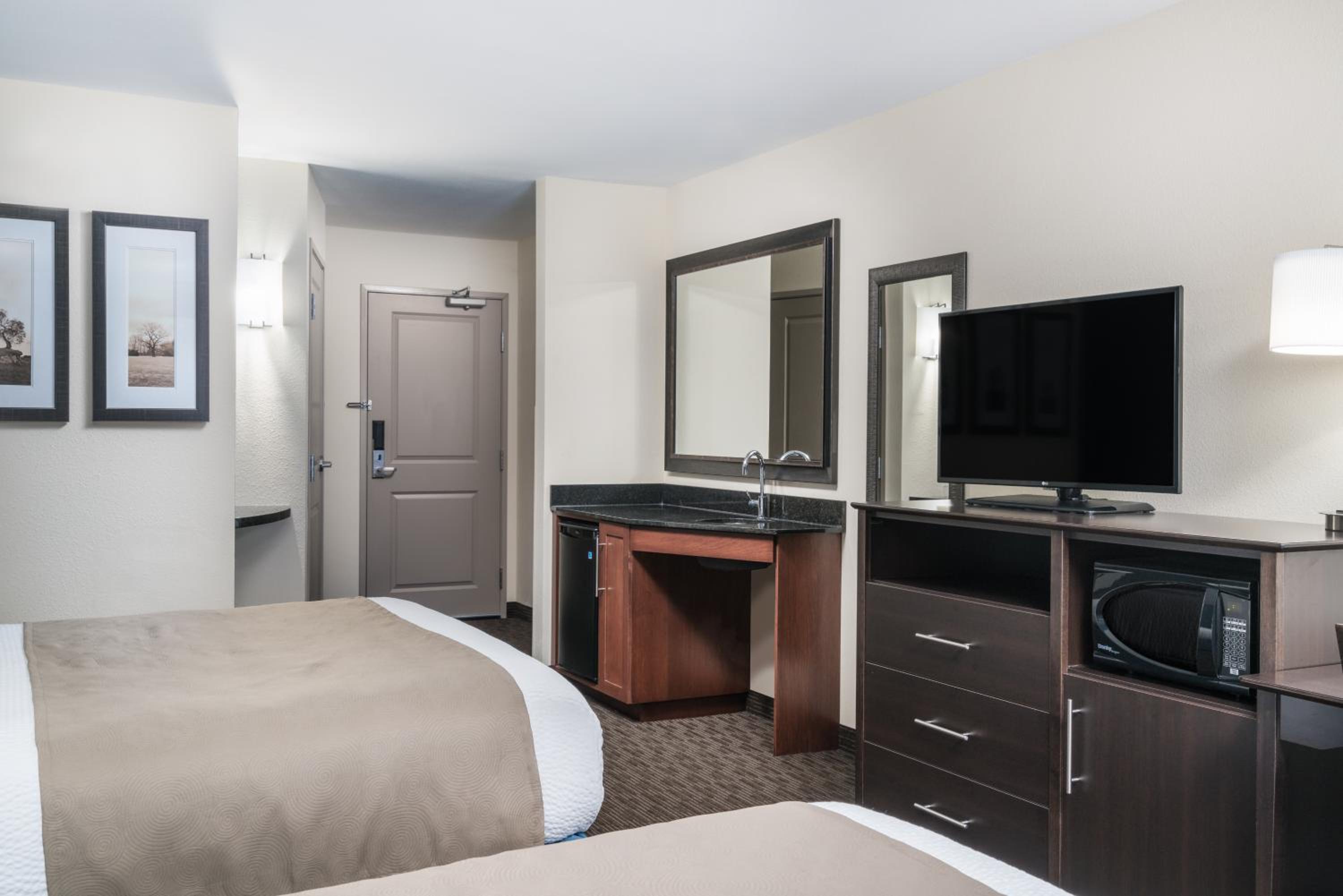 Queen Room with Two Queen Beds - Non-Smoking