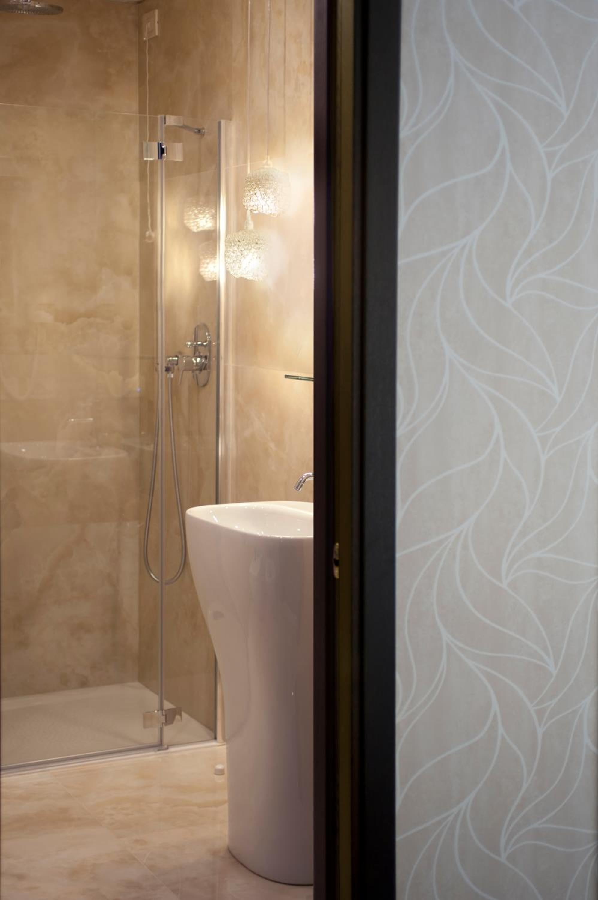Superior Double Room with Lake View - Photo 5